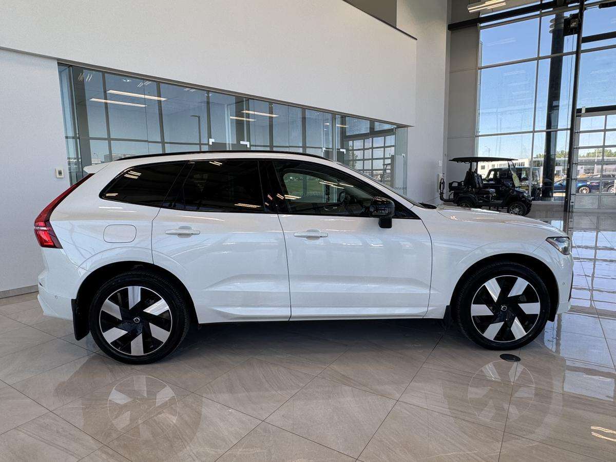 2024 Volvo XC60 T8 PHEV AWD PLUS DARK THEME TOIT PANORAMIQUE CUIR thumb 8