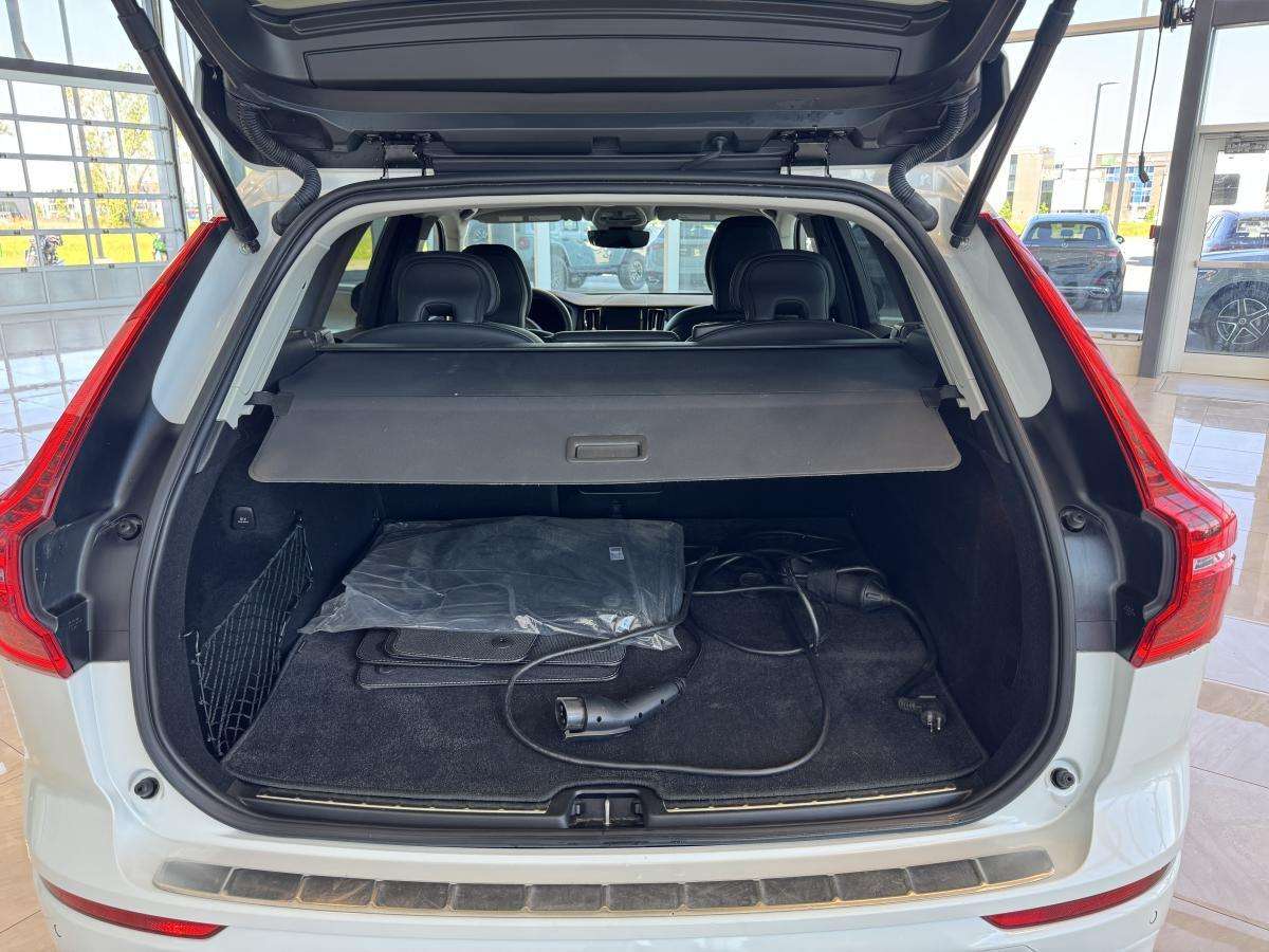 2024 Volvo XC60 T8 PHEV AWD PLUS DARK THEME TOIT PANORAMIQUE CUIR thumb 9