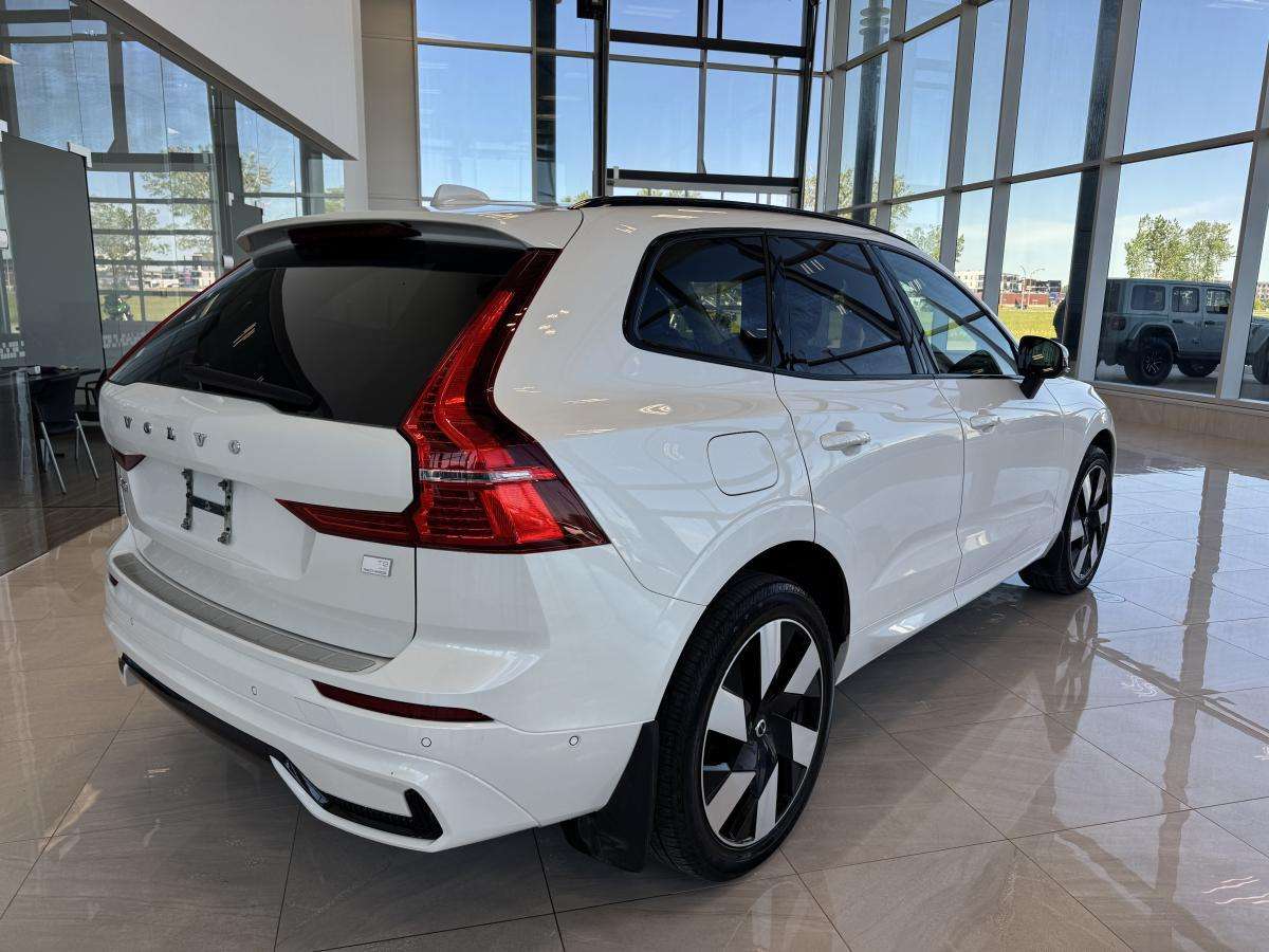 2024 Volvo XC60 T8 PHEV AWD PLUS DARK THEME TOIT PANORAMIQUE CUIR thumb 7
