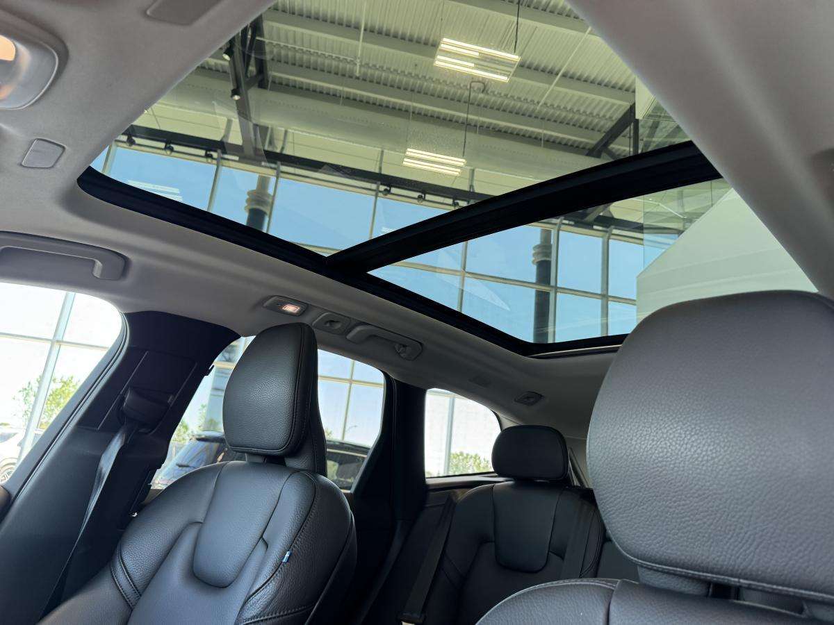 2024 Volvo XC60 T8 PHEV AWD PLUS DARK THEME TOIT PANORAMIQUE CUIR thumb 12