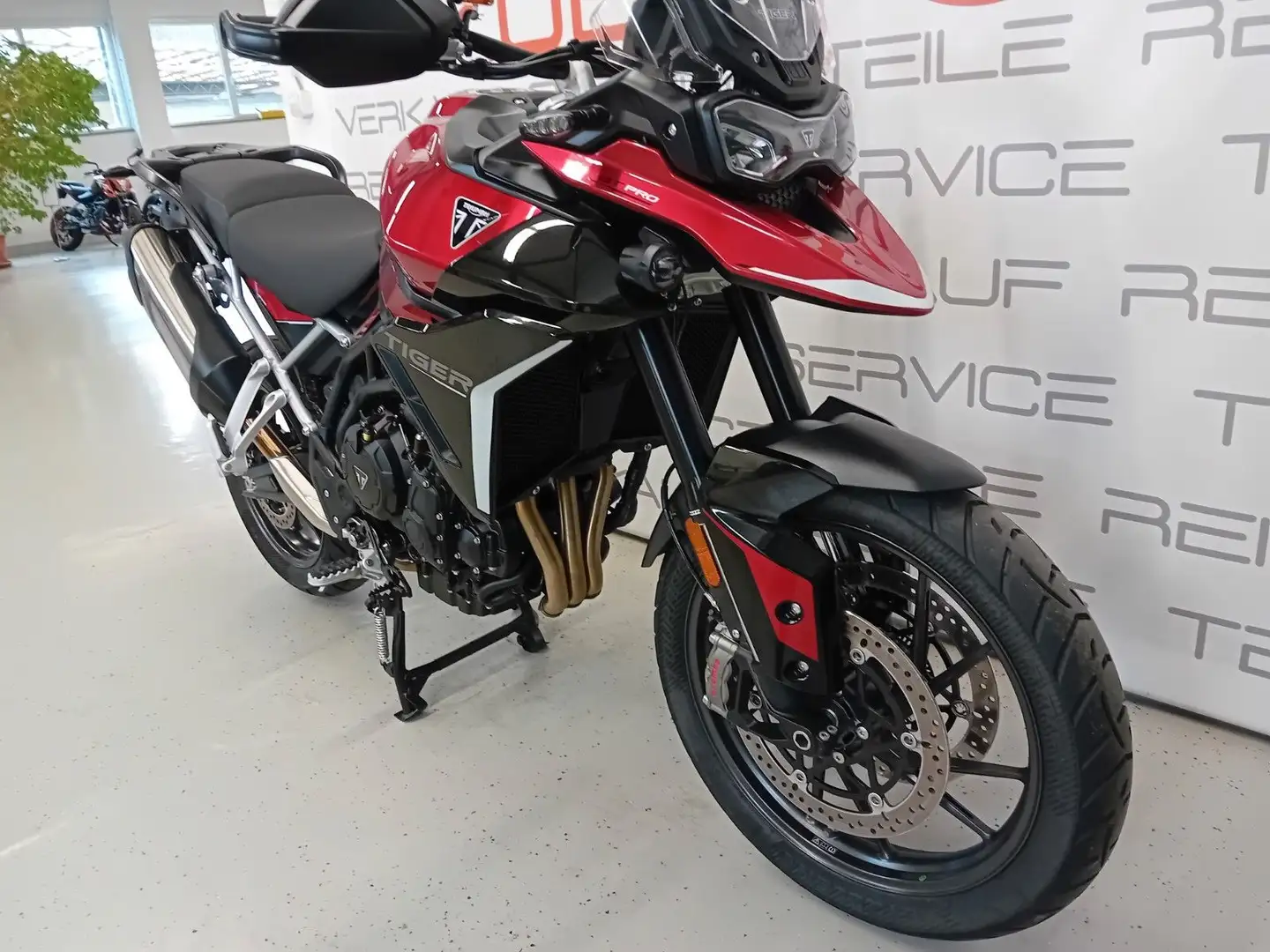 Triumph Tiger 900 GT PRO Rojo - 2