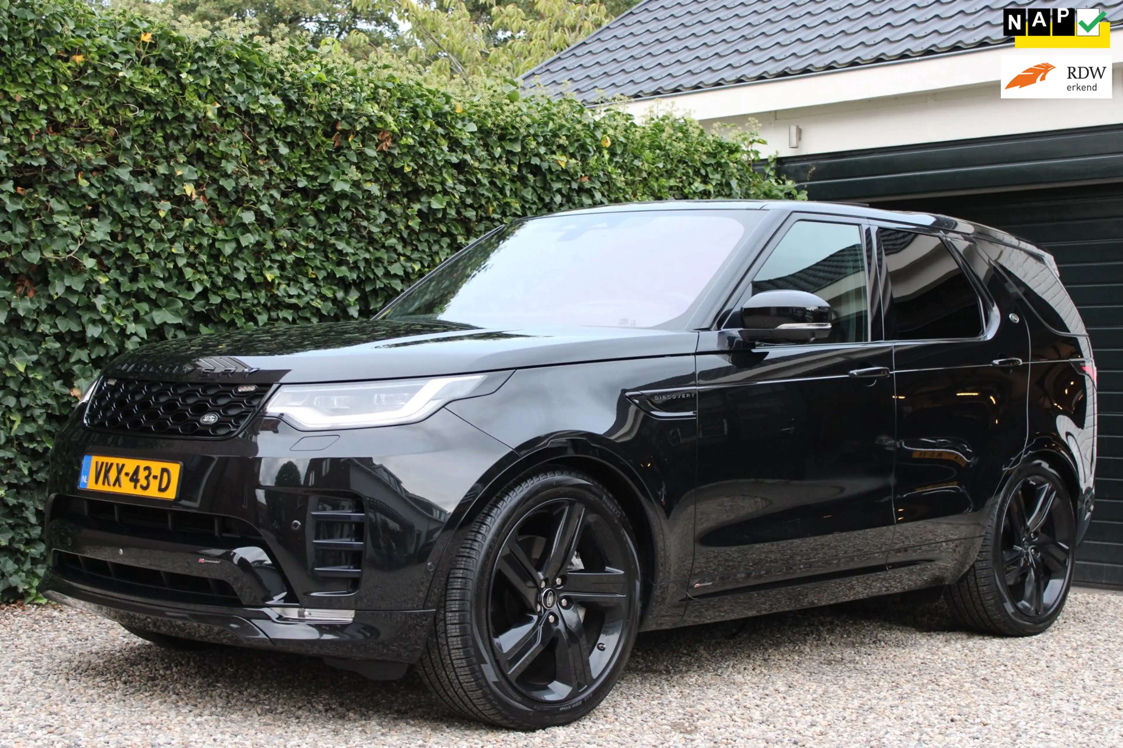 Land Rover Discovery 3.0 D300 R-Dynamic HSE | Full options | Grijs kent