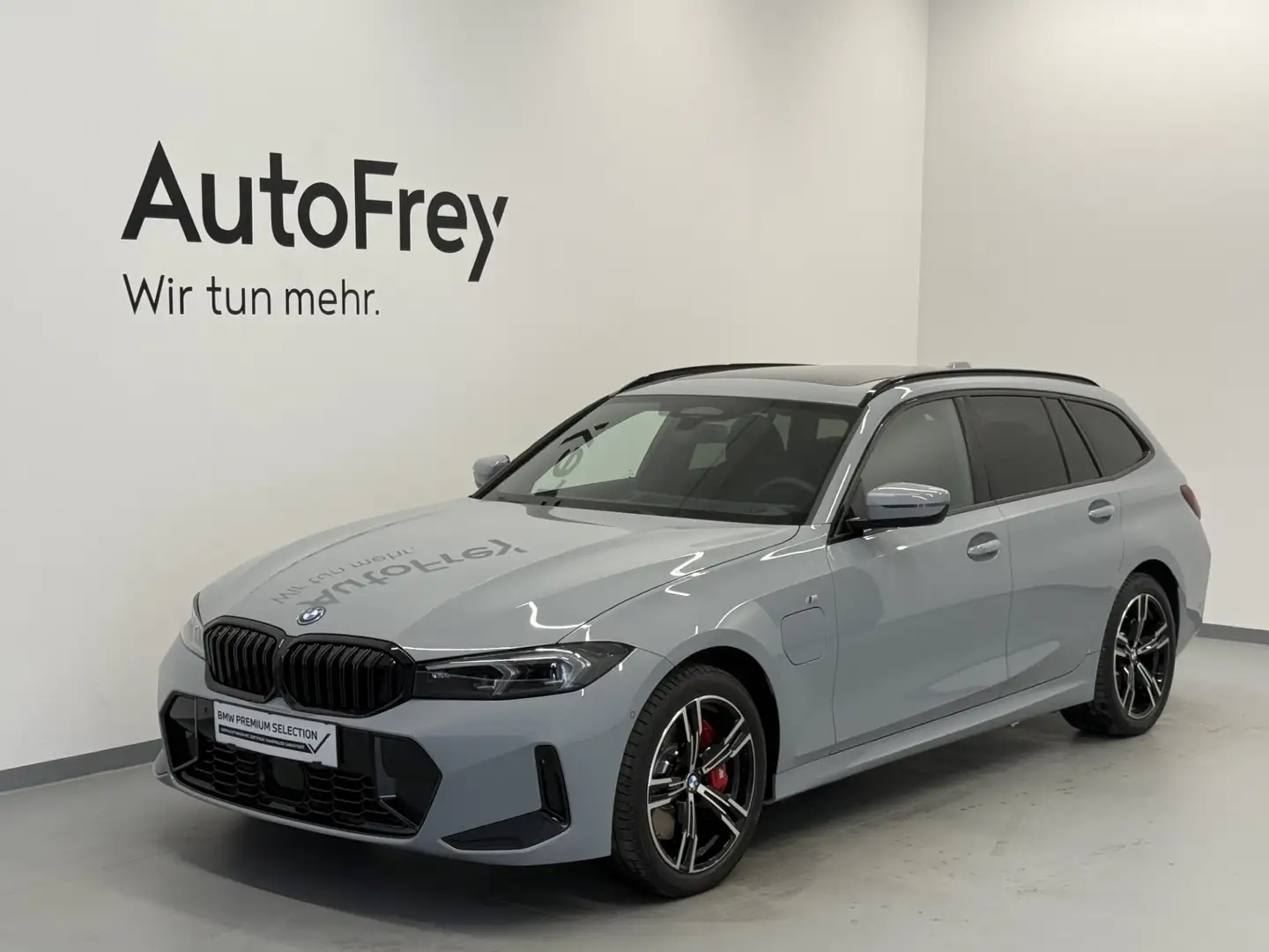 BMW 330 330e xDrive Grau - 1