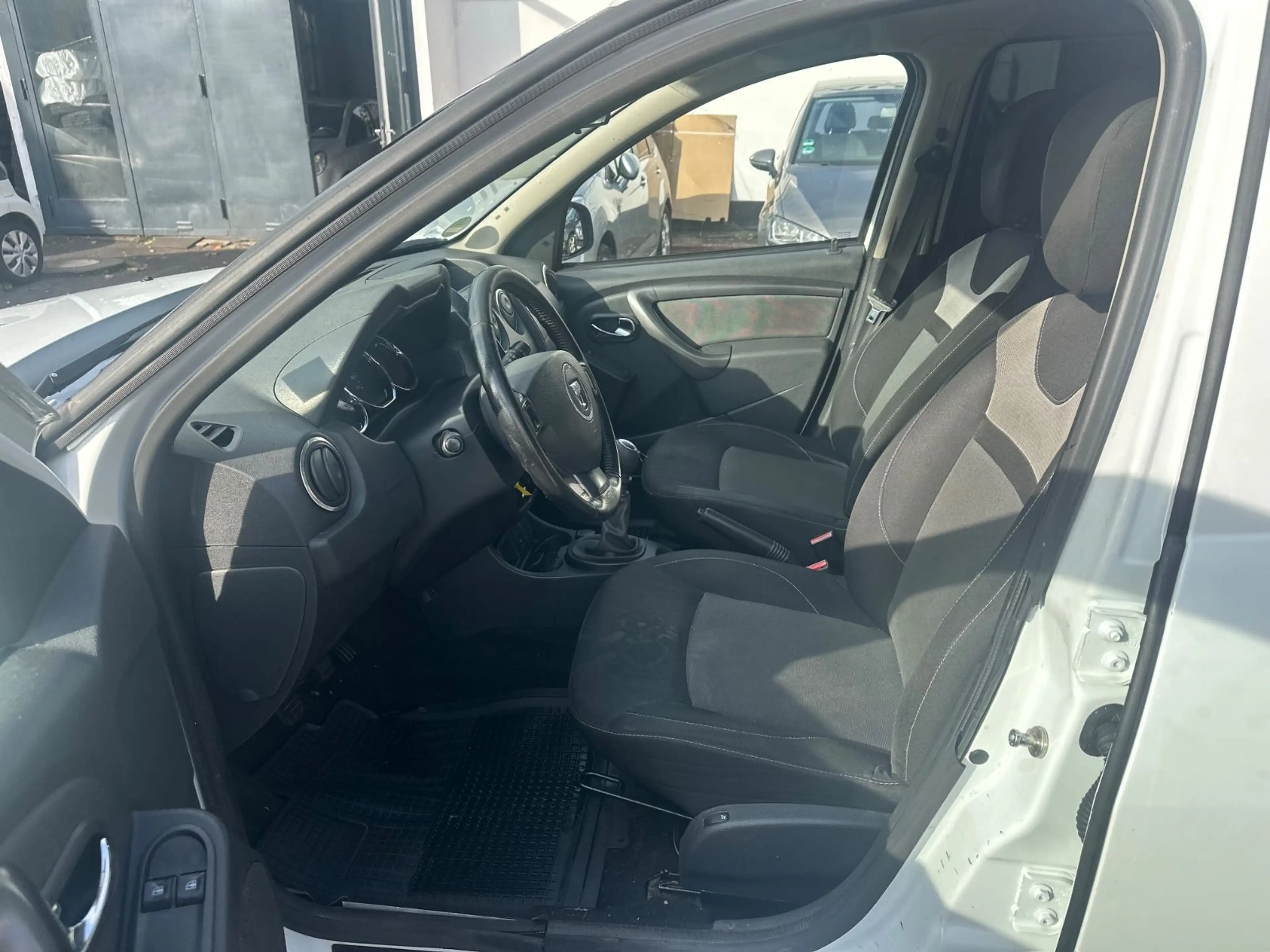 Dacia Duster I Prestige 4x2*Navi*Kamera*Sitzheizung — photo 11