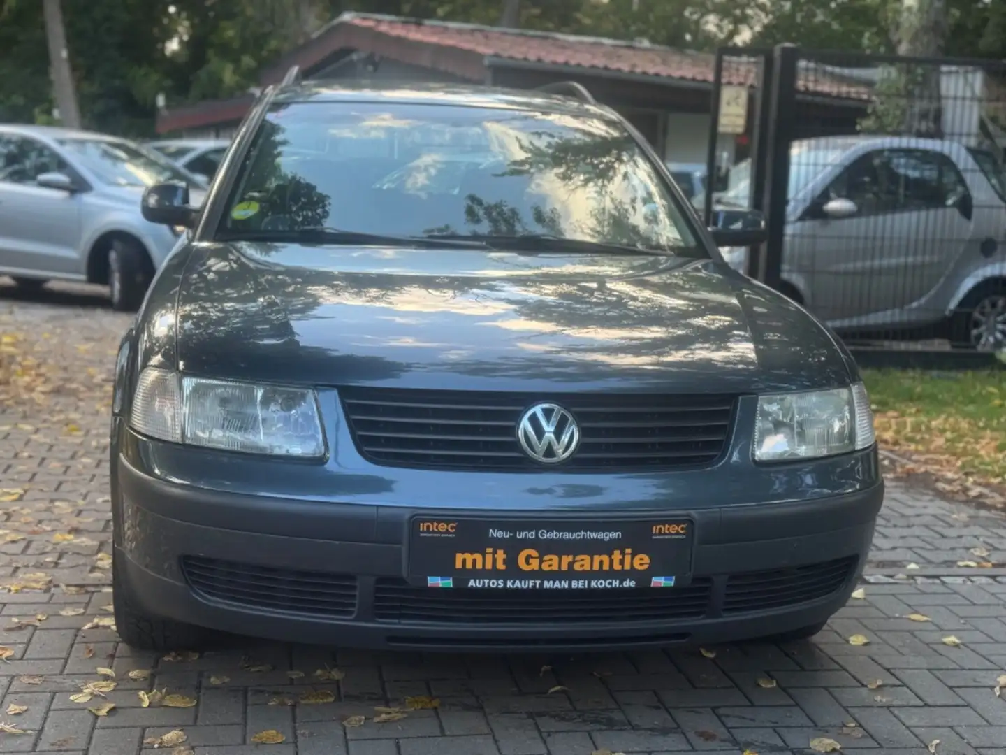 Volkswagen Passat 1,9 TDI Tüv&Service Neu,AHK,Klima Grau - 1
