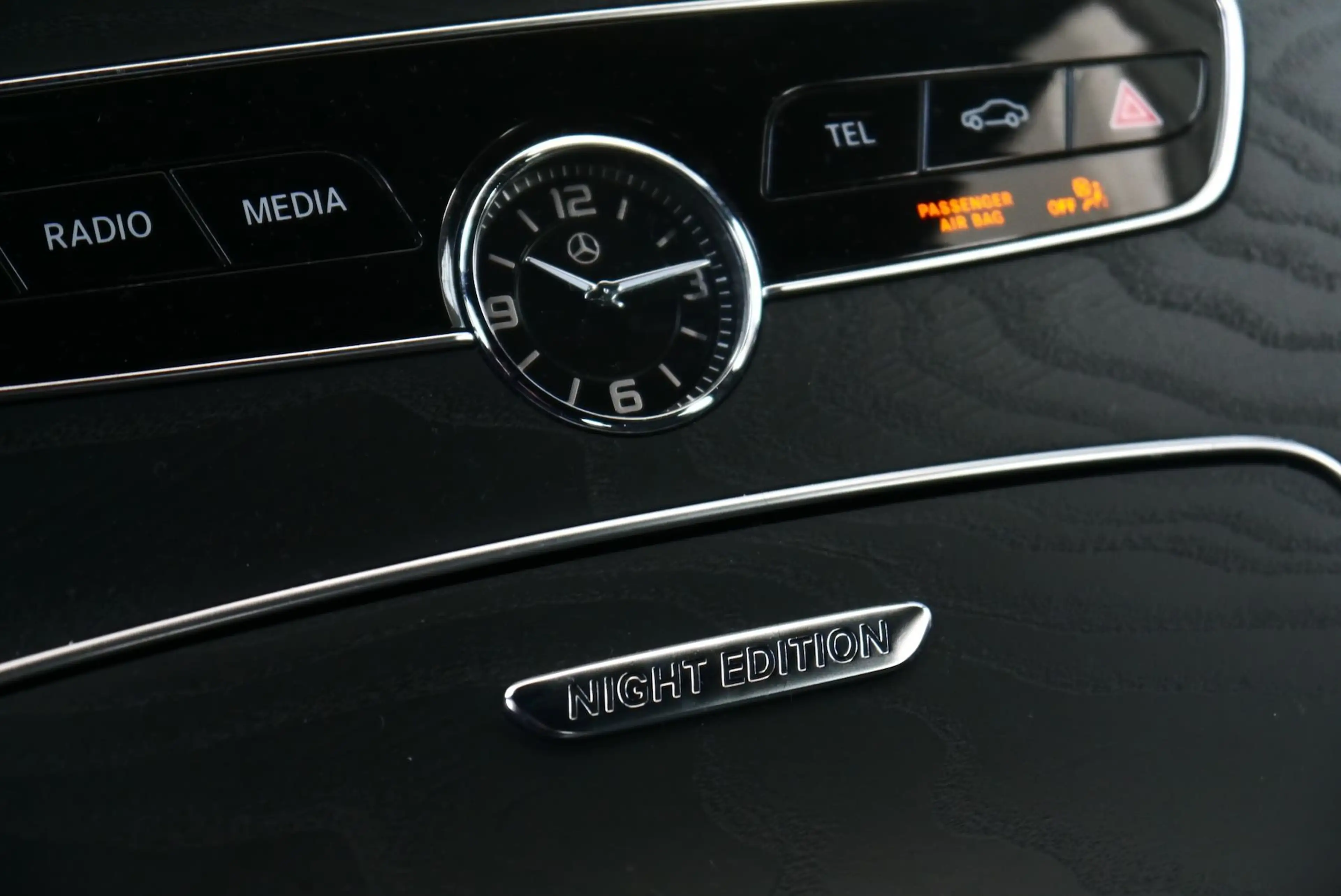 Mercedes-Benz C 220 d AMG Line Aut. * Premium Plus & Night Edition* — photo 14