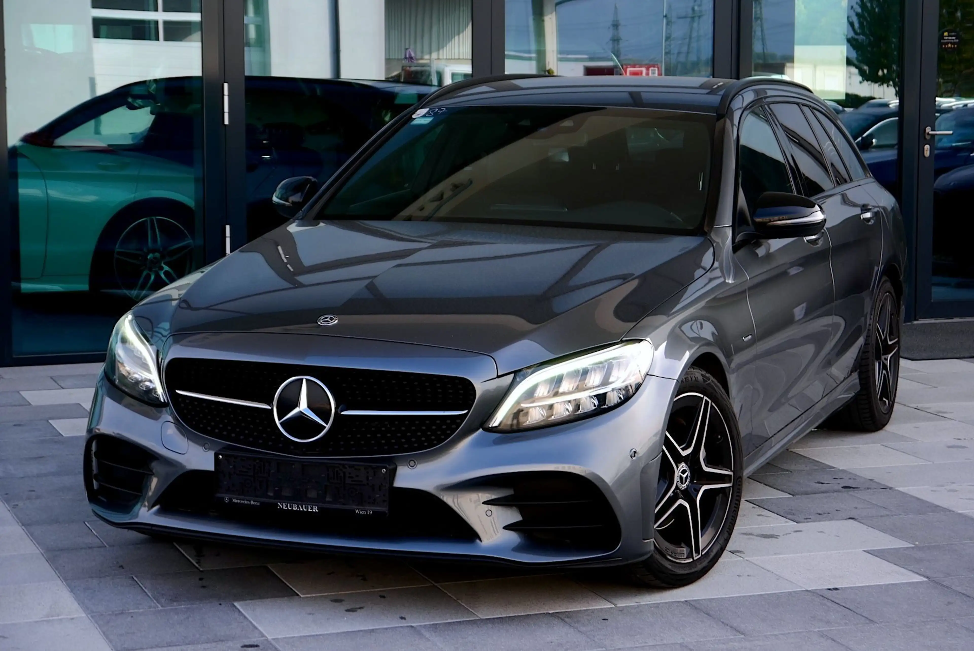 Mercedes-Benz C 220 d AMG Line Aut. * Premium Plus & Night Edition* — photo 3