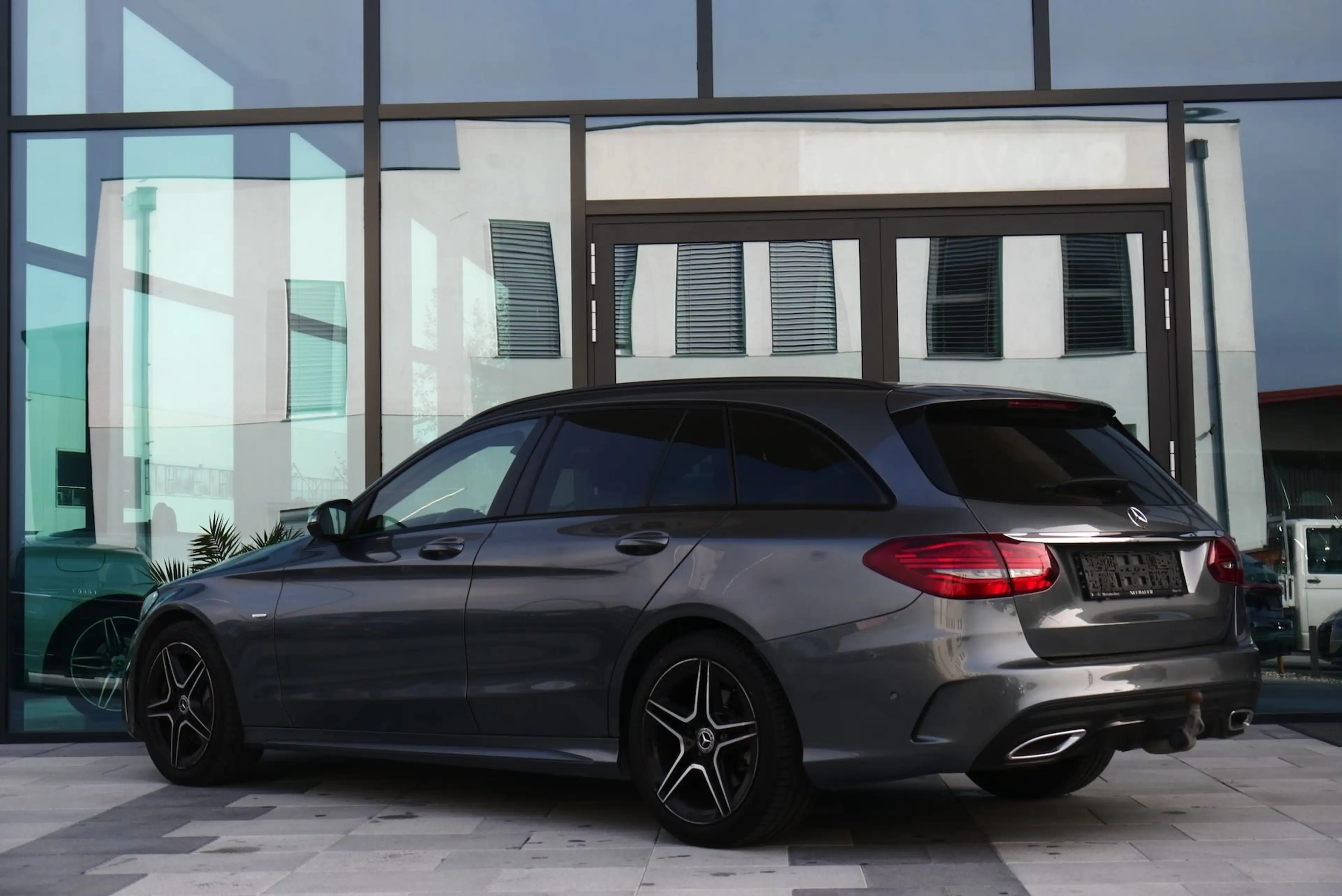 Mercedes-Benz C 220 d AMG Line Aut. * Premium Plus & Night Edition* — photo 8