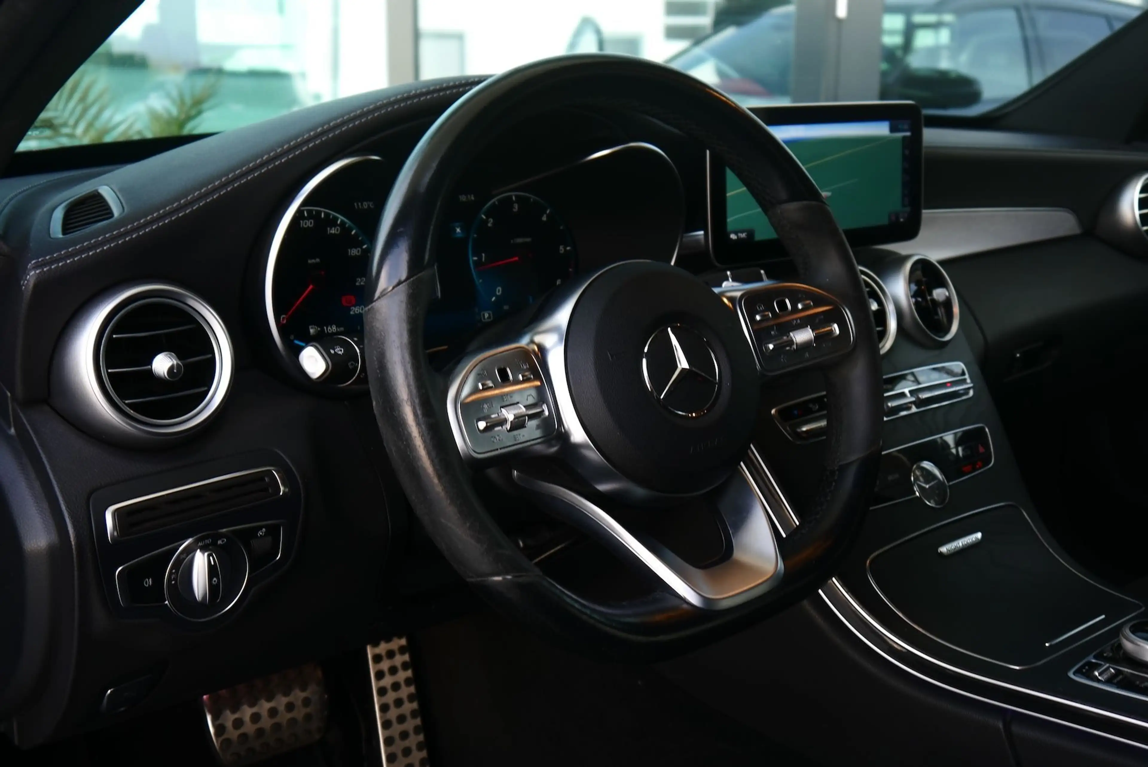 Mercedes-Benz C 220 d AMG Line Aut. * Premium Plus & Night Edition* — photo 11