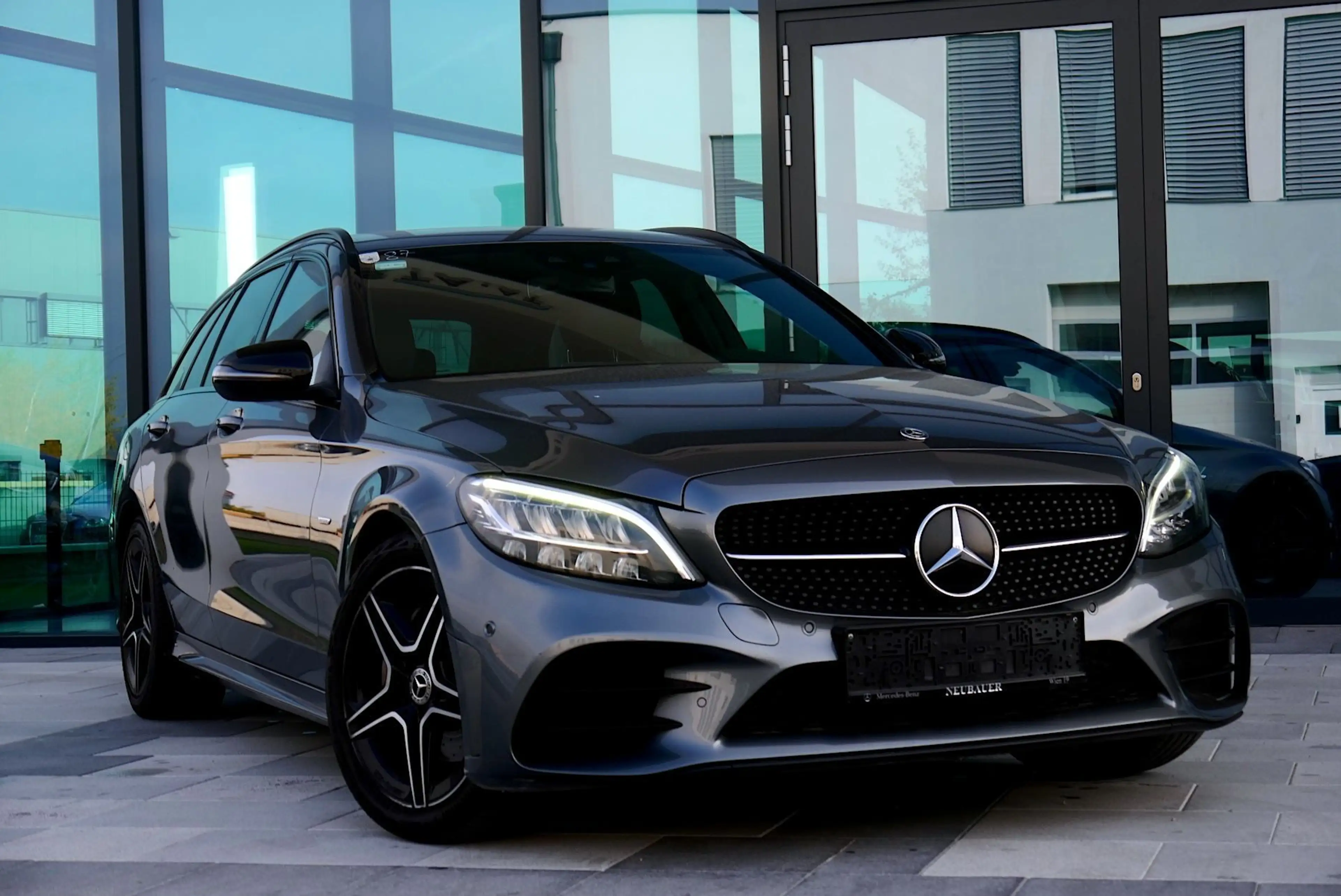Mercedes-Benz C 220 d AMG Line Aut. * Premium Plus & Night Edition* — photo 5