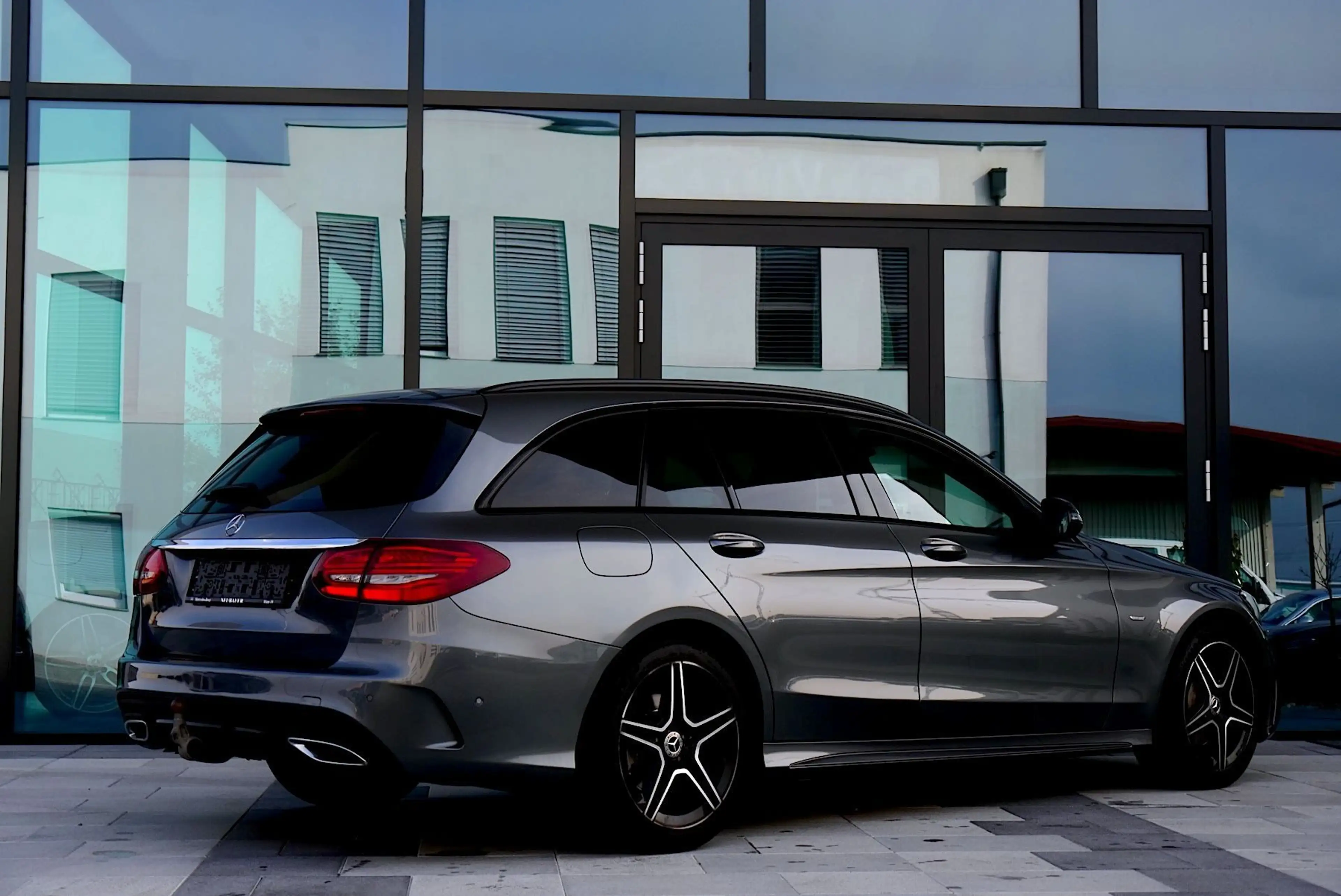 Mercedes-Benz C 220 d AMG Line Aut. * Premium Plus & Night Edition* — photo 6