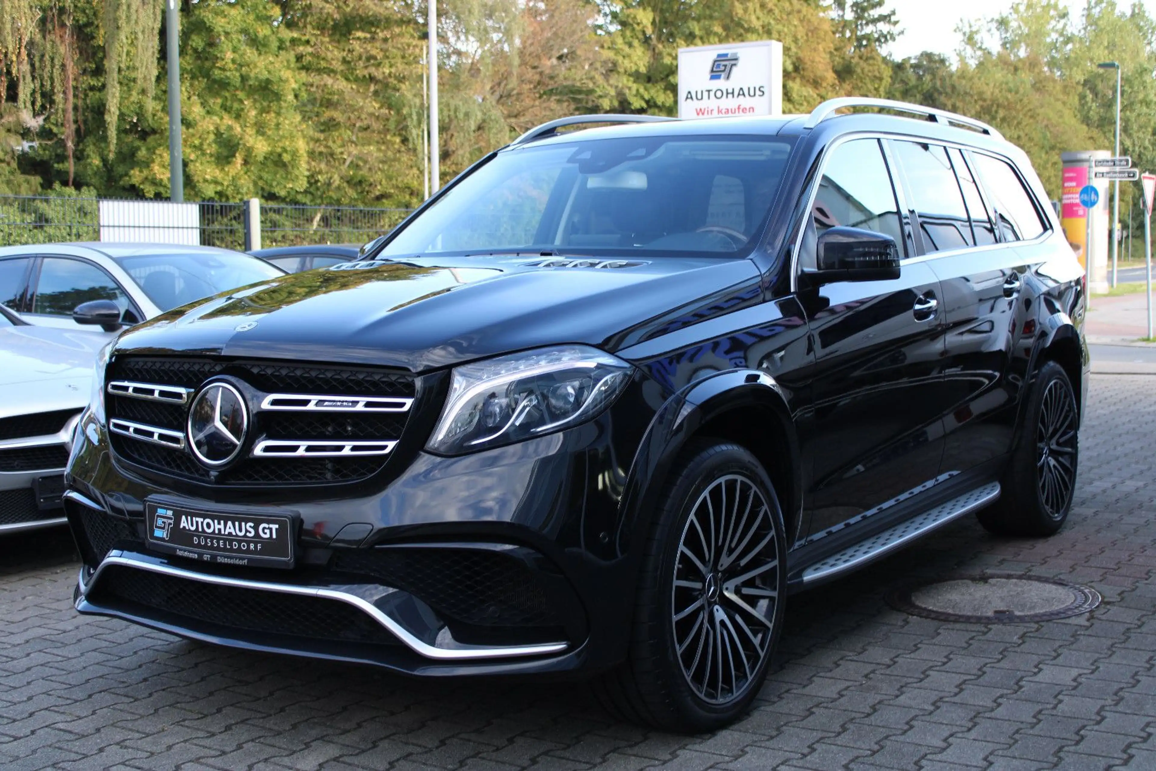 Mercedes-Benz GLS 63 AMG AMG 4M/7Sitz/Glasd/Distr/360°K/Standh/AHK — photo 6