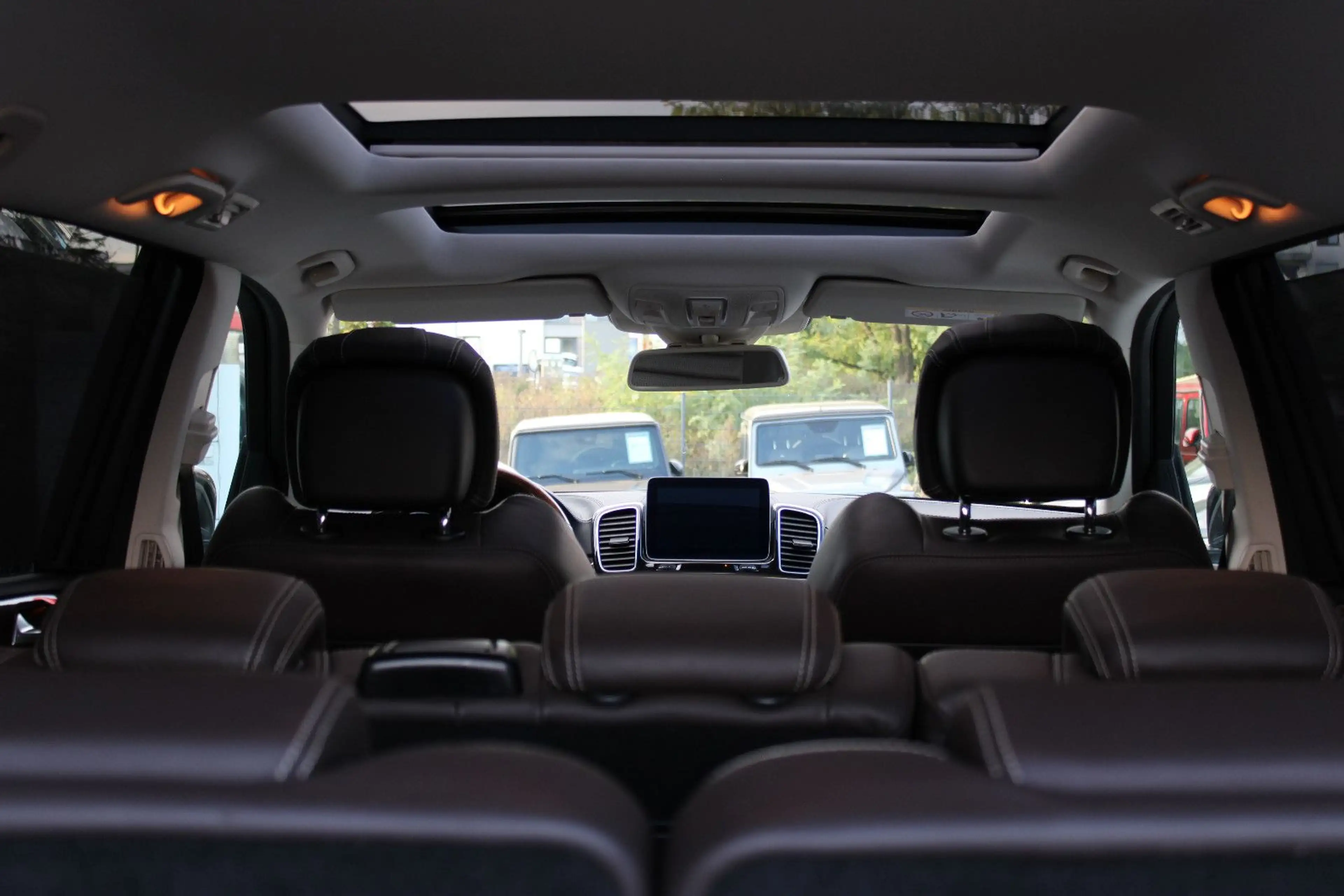 Mercedes-Benz GLS 63 AMG AMG 4M/7Sitz/Glasd/Distr/360°K/Standh/AHK — photo 14