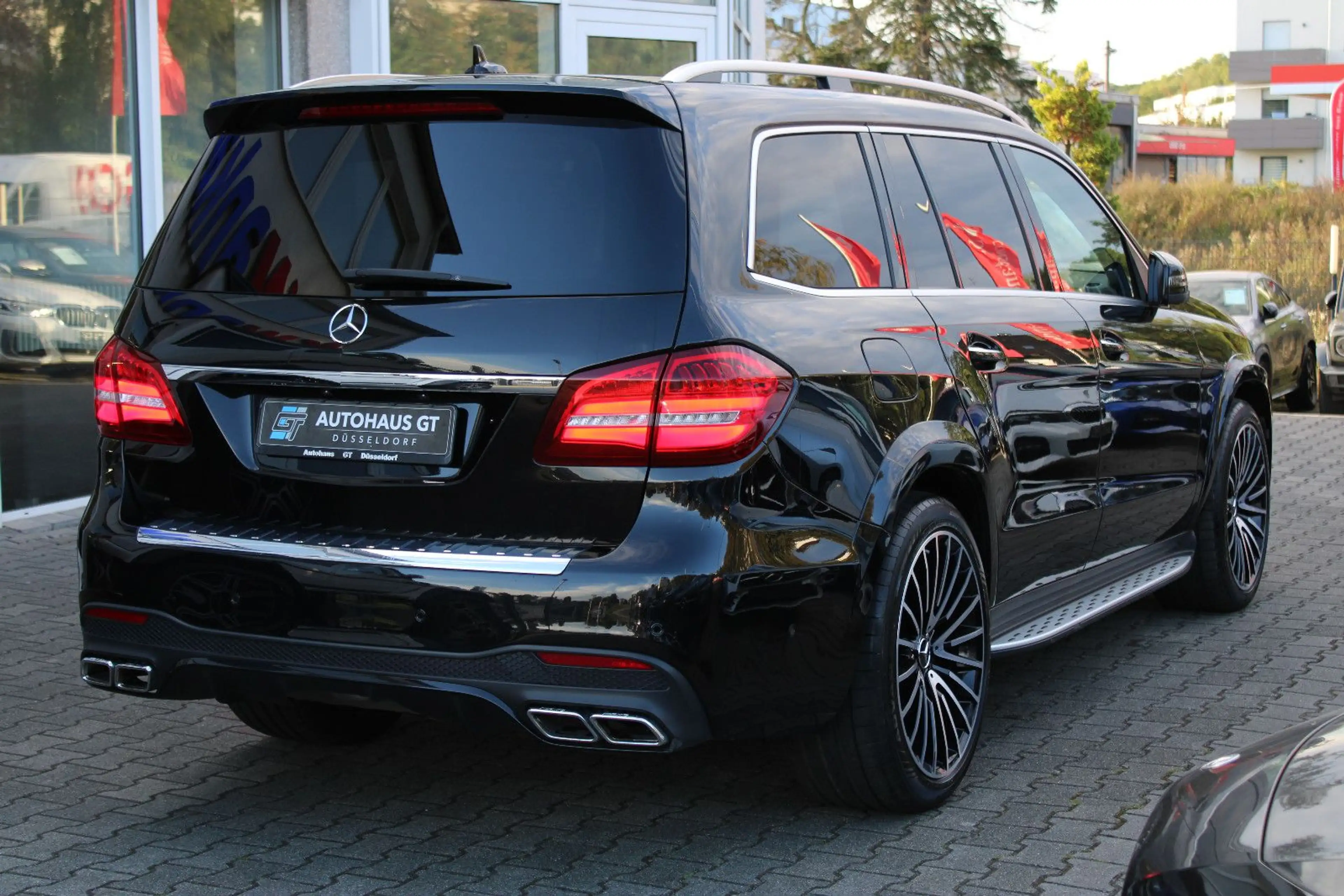 Mercedes-Benz GLS 63 AMG AMG 4M/7Sitz/Glasd/Distr/360°K/Standh/AHK — photo 7