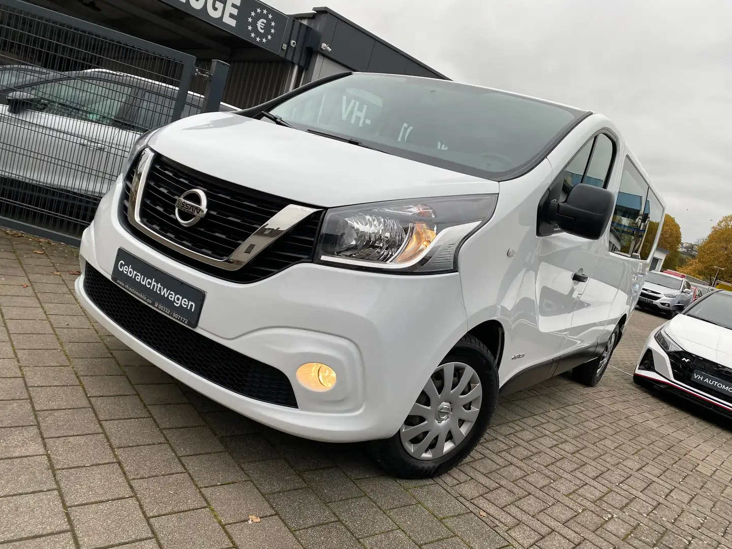 Nissan NV300 L2H1 2,7t*AHK*9Sitze*KLIMA*TEMPOMAT*TÜV neu Blanco - 2