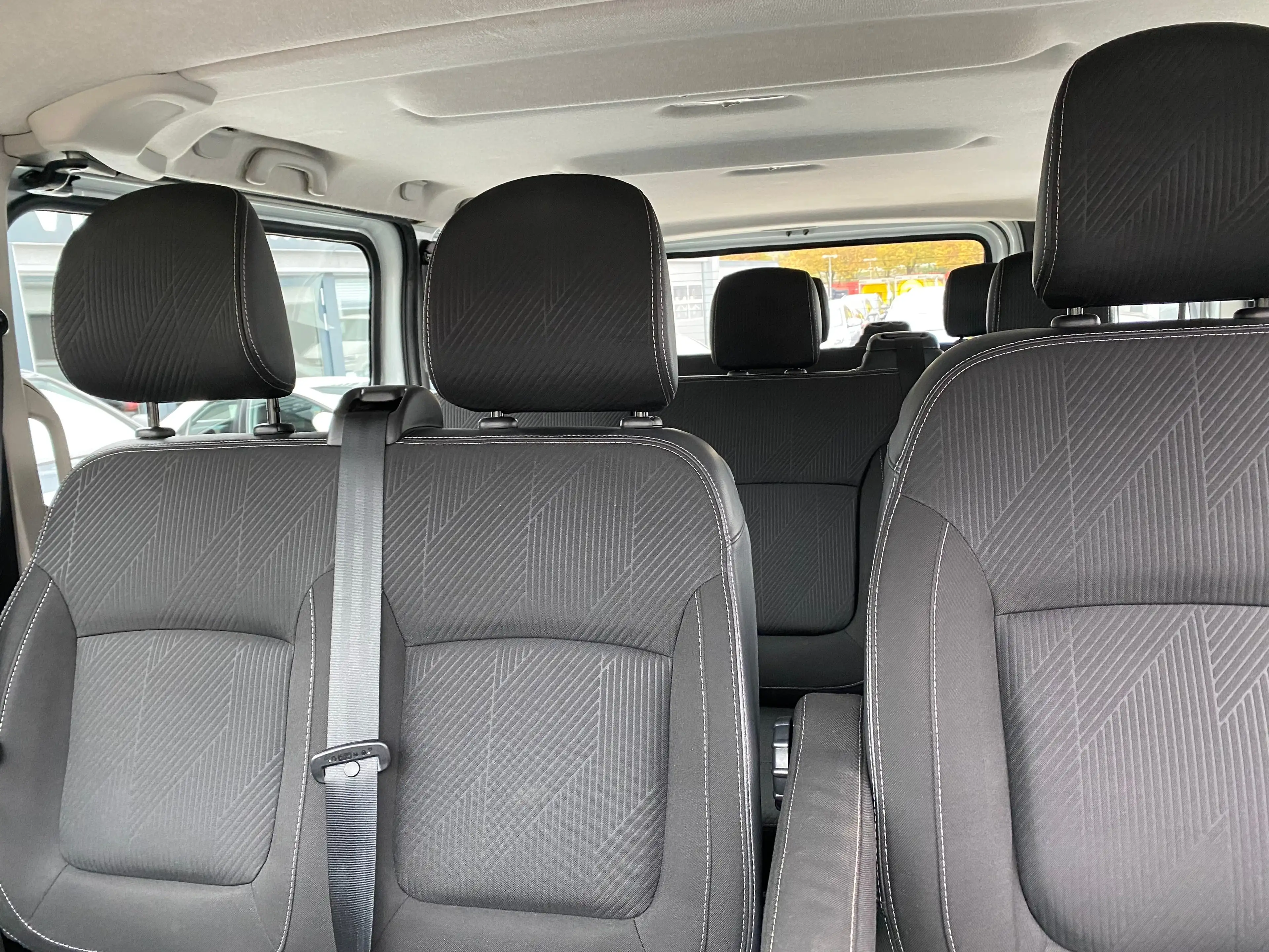 Nissan NV300 L2H1 2,7t*AHK*9Sitze*KLIMA*TEMPOMAT*TÜV neu — photo 17