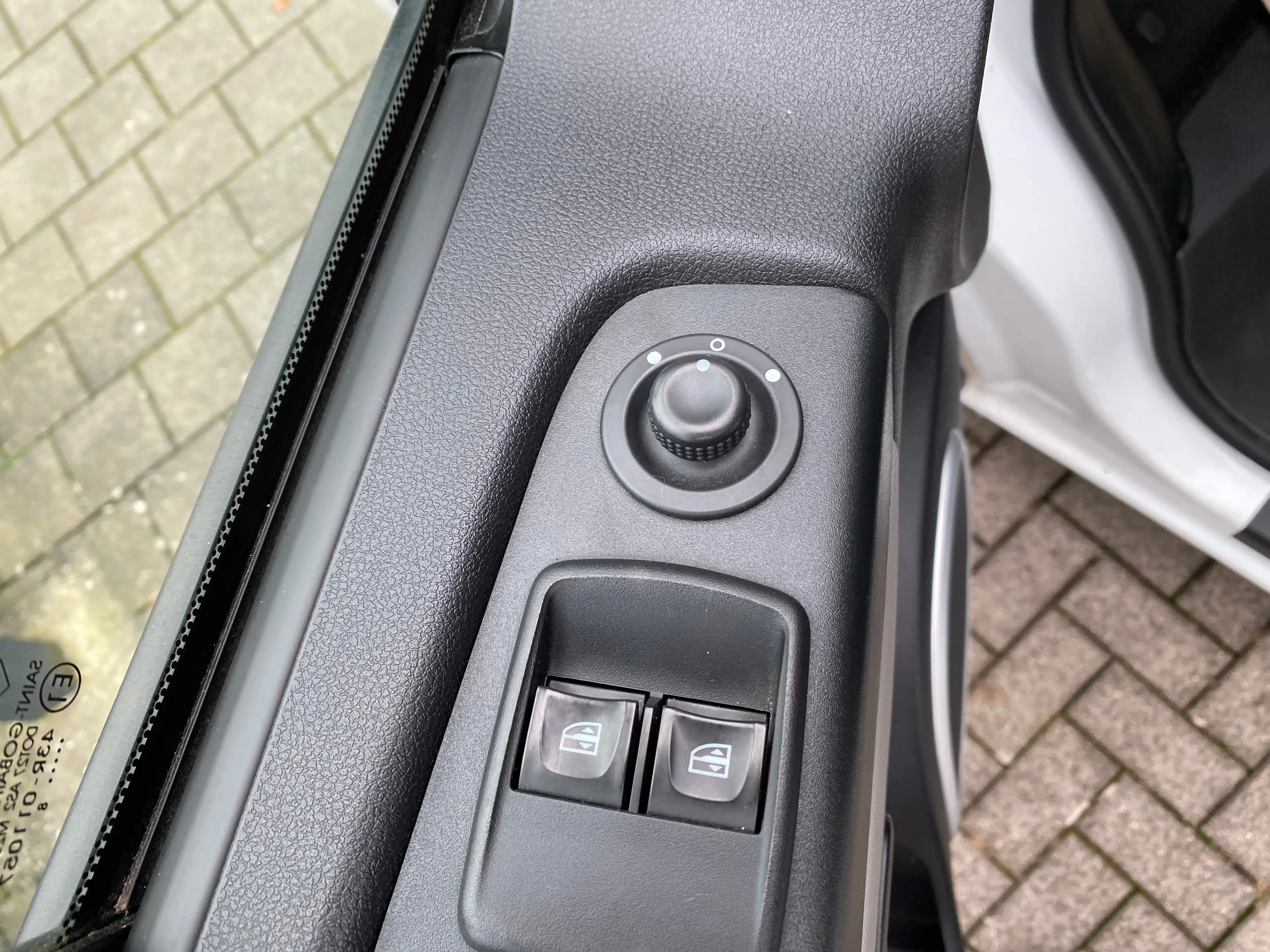 Nissan NV300 L2H1 2,7t*AHK*9Sitze*KLIMA*TEMPOMAT*TÜV neu — photo 14