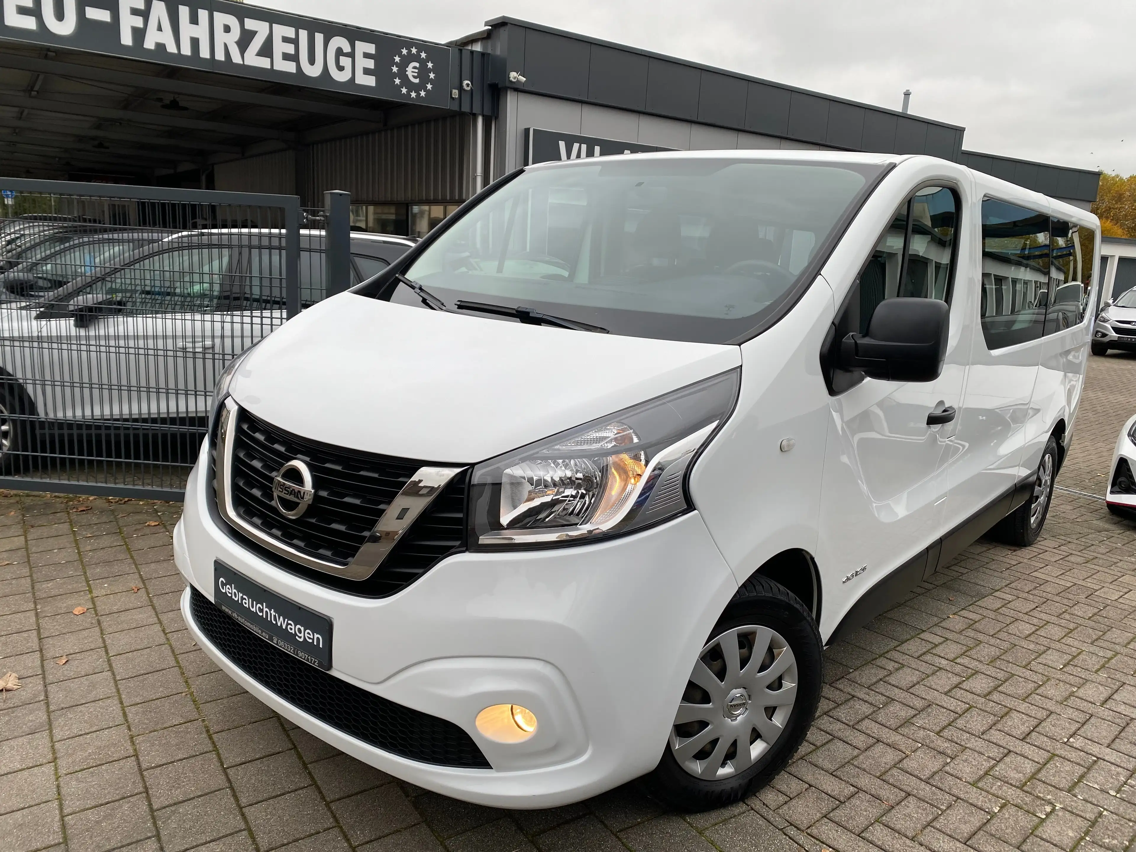 Nissan NV300 L2H1 2,7t*AHK*9Sitze*KLIMA*TEMPOMAT*TÜV neu
