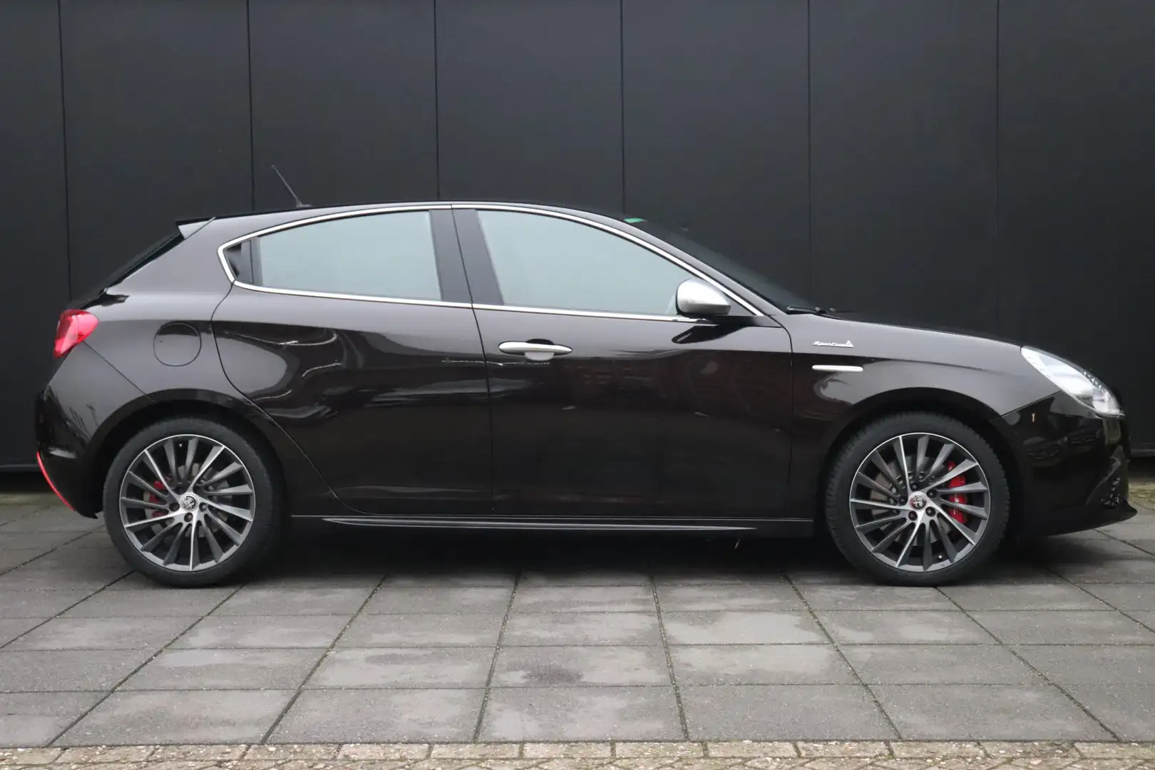 Alfa Romeo Giulietta 1.4 T Business Executive| 170 PK | CLIMATE | NAVI Zwart - 2
