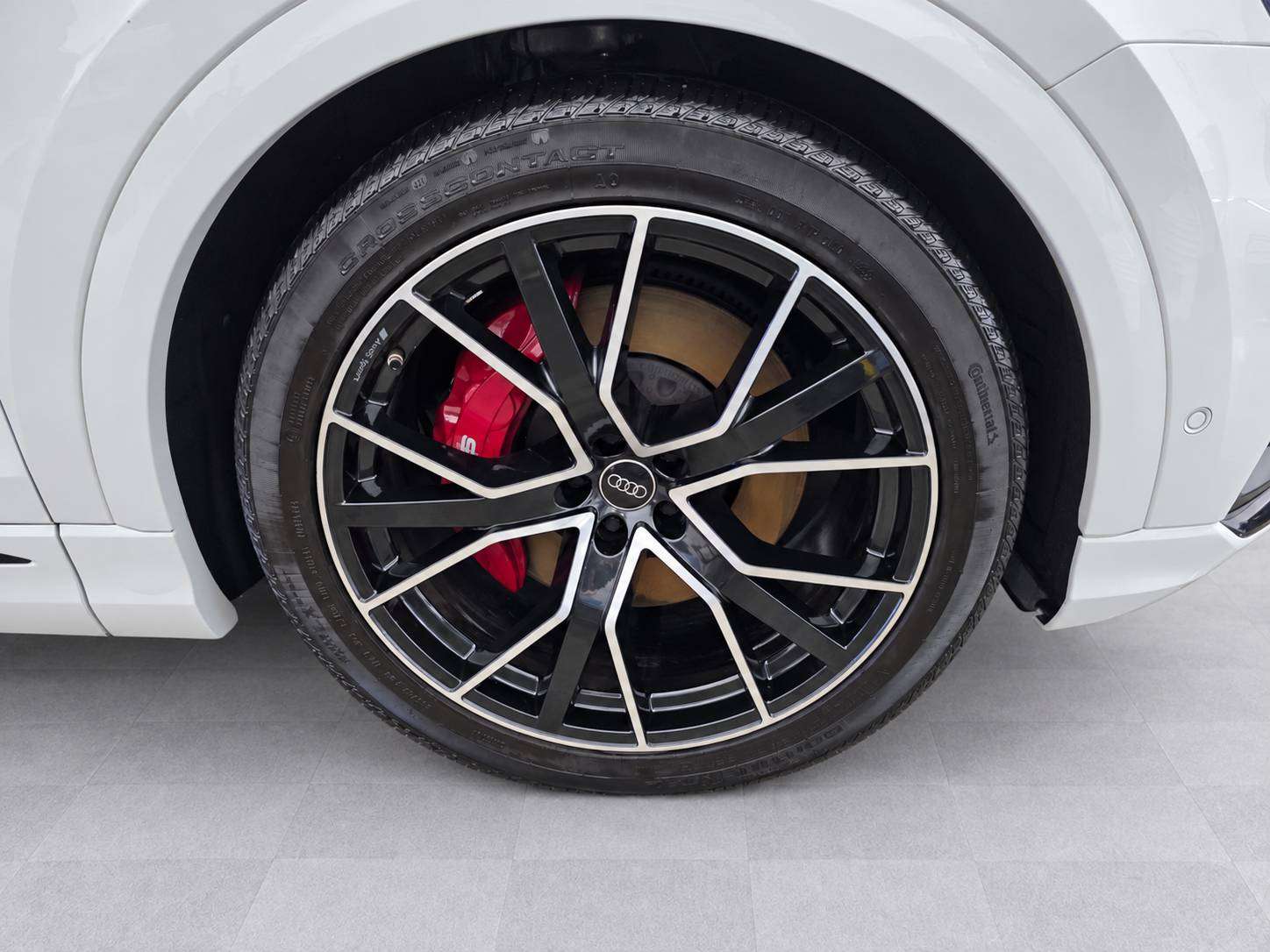 2023 Audi SQ8
