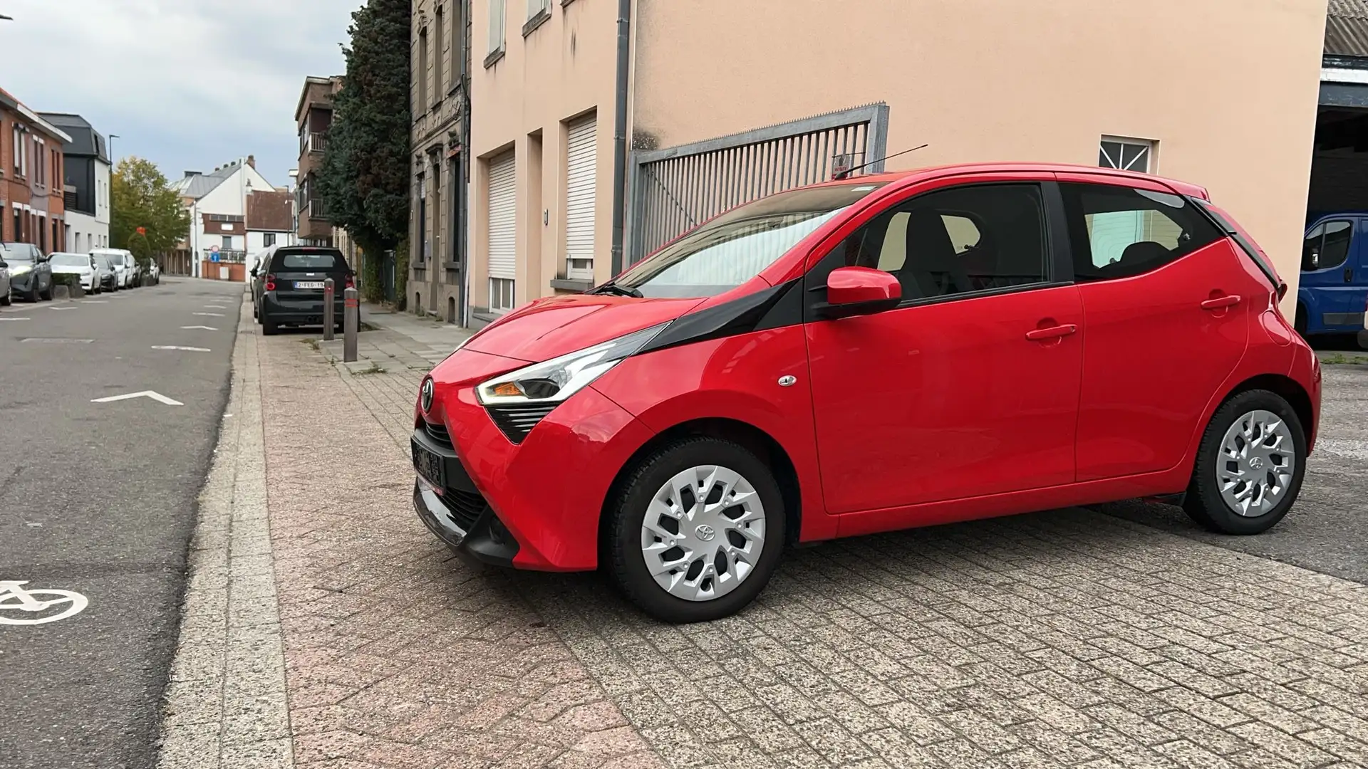 Toyota Aygo Aygo 1.0i VVT-i x 24 MOIS DE GARANTIE Rouge - 1
