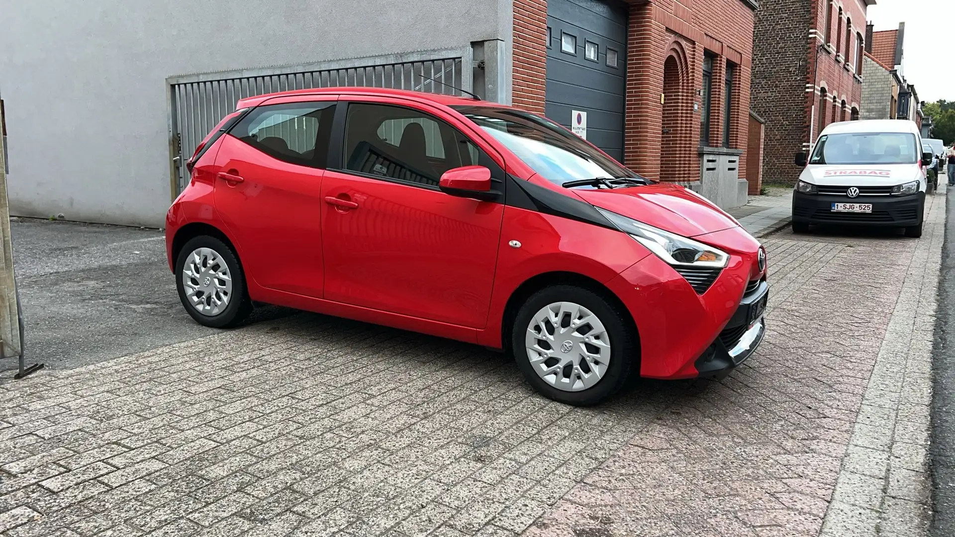 Toyota Aygo Aygo 1.0i VVT-i x 24 MOIS DE GARANTIE Rouge - 2