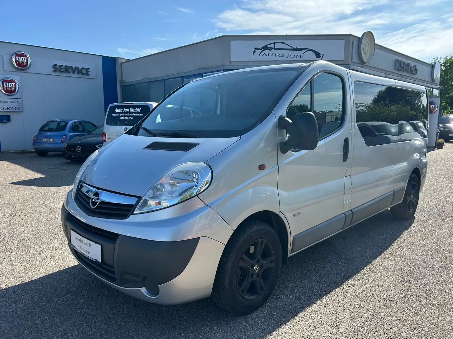 Opel Vivaro Combi L2H1 2,0 CDTI, 9 Sitzer, Pickerl NEU 03/26, Grau - 1
