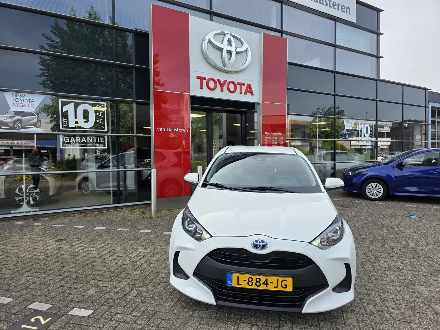 Toyota Yaris 1.5 Hybrid 116pk CVT Active Weiß - 1