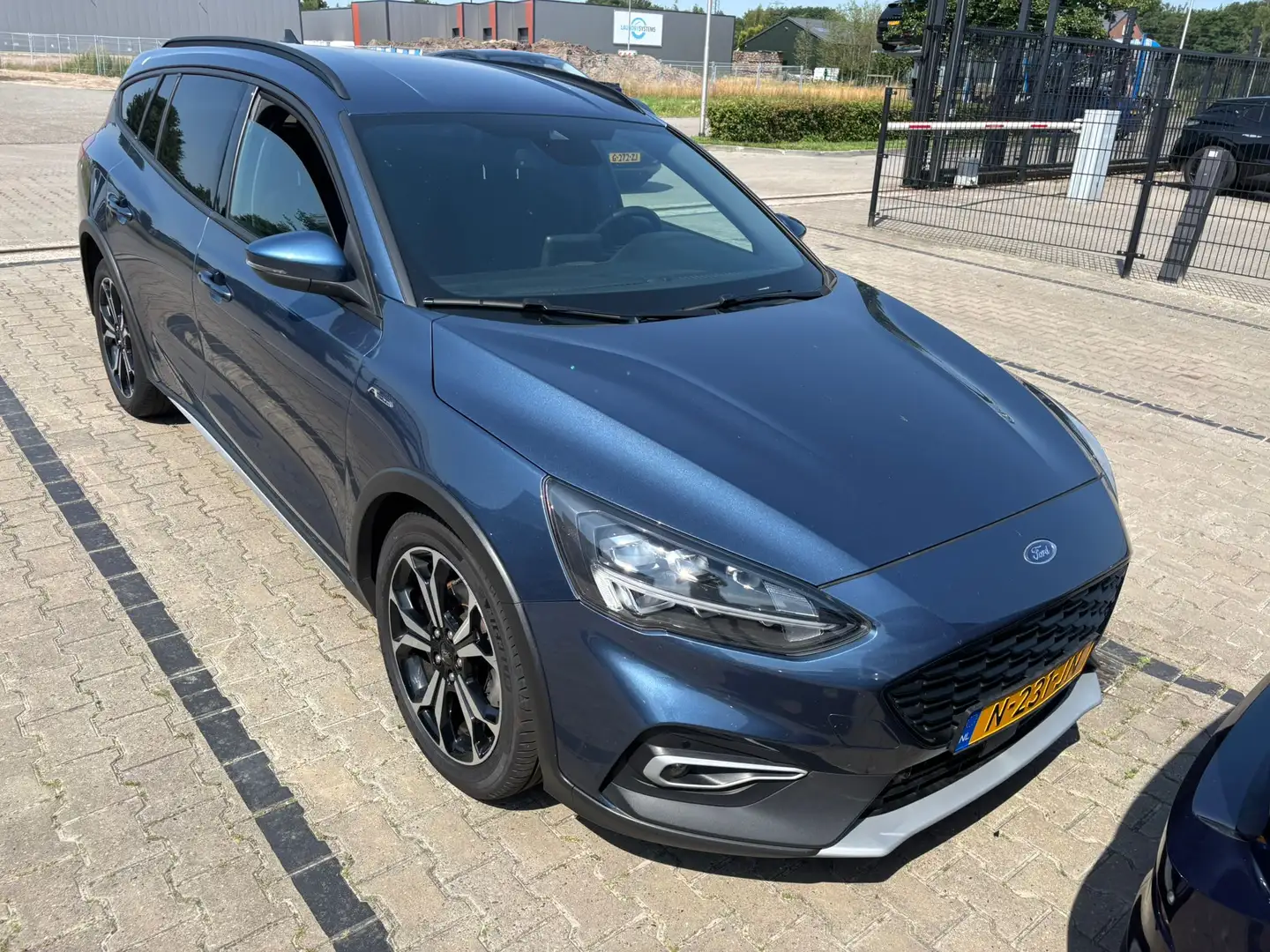 Ford Focus Wagon 1.0 EcoBoost Hybrid Active X Business | Trek Blauw - 2