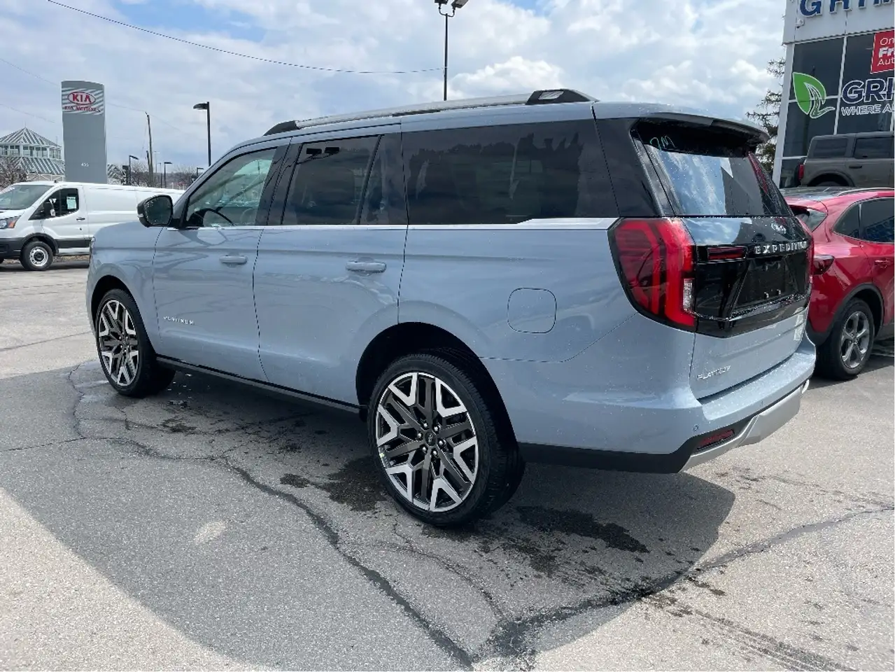 Ford Expedition снимка Ford Expedition