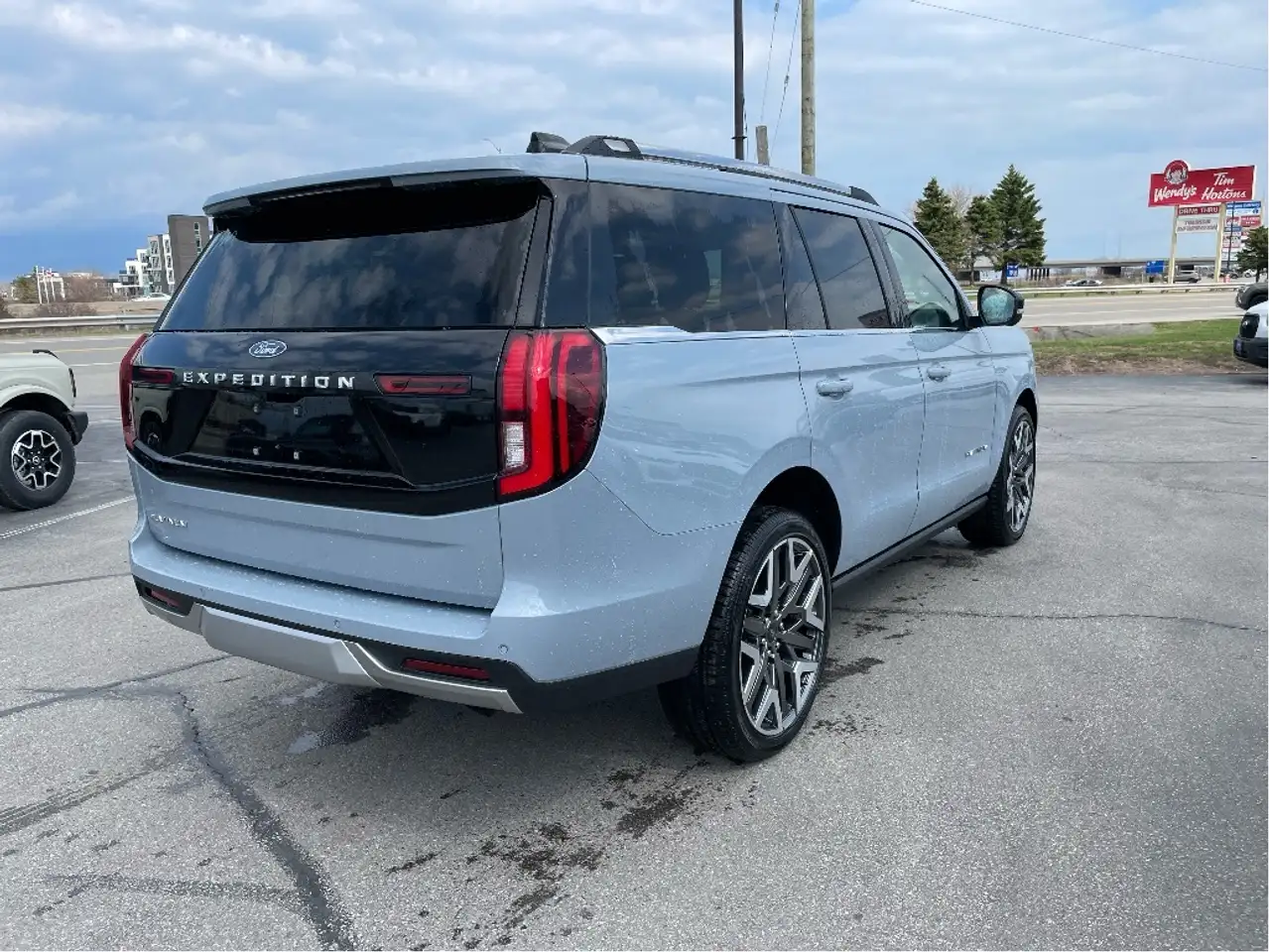 Ford Expedition снимка Ford Expedition