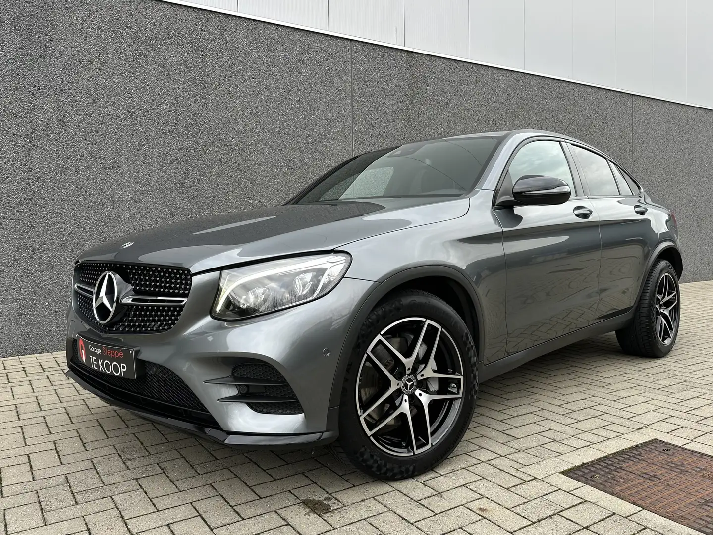 Mercedes-Benz GLC 220 GLC 220 d Coupe 4Matic 9G-TRONIC AMG Line Grijs - 1