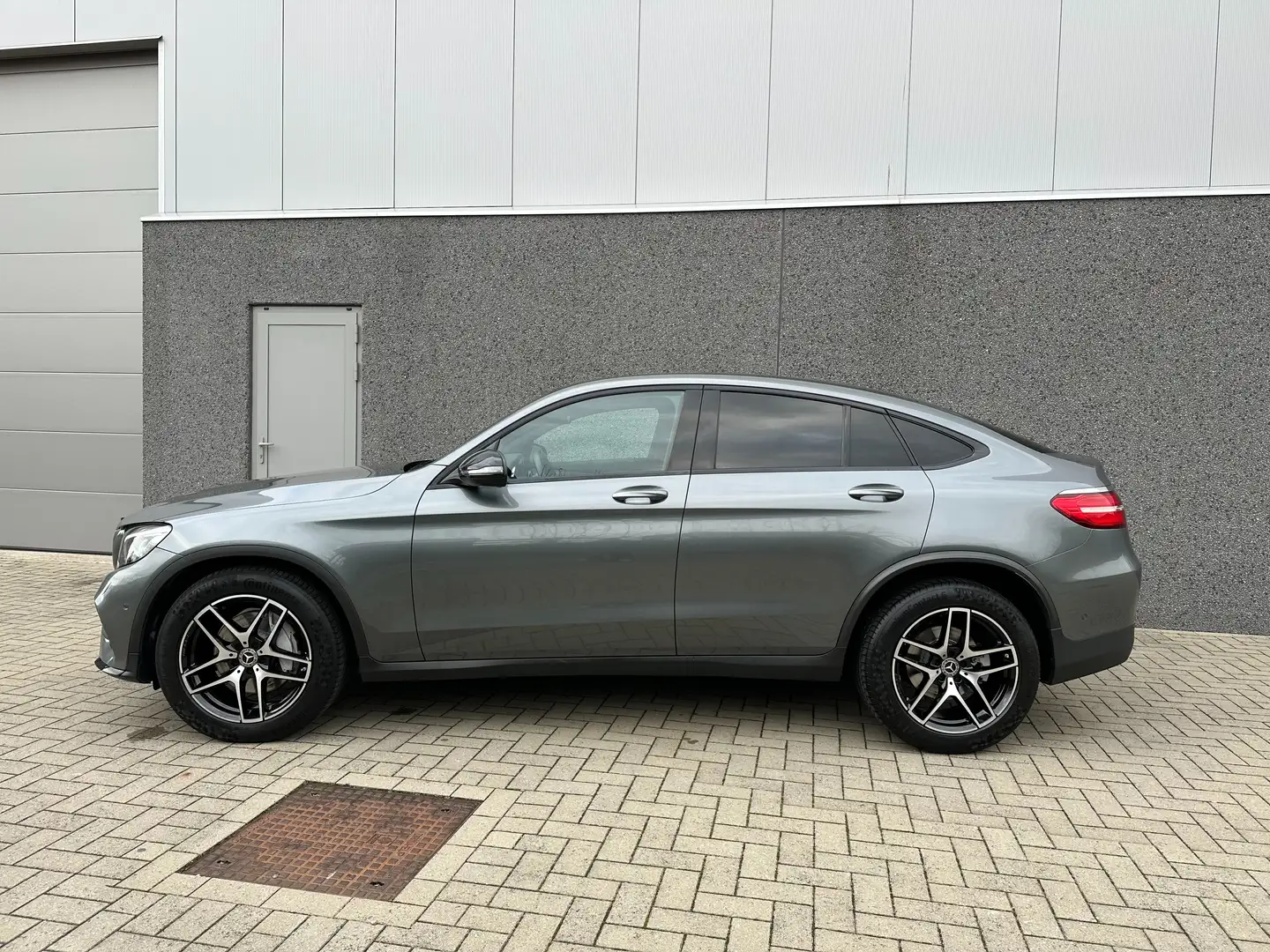 Mercedes-Benz GLC 220 GLC 220 d Coupe 4Matic 9G-TRONIC AMG Line Grijs - 2