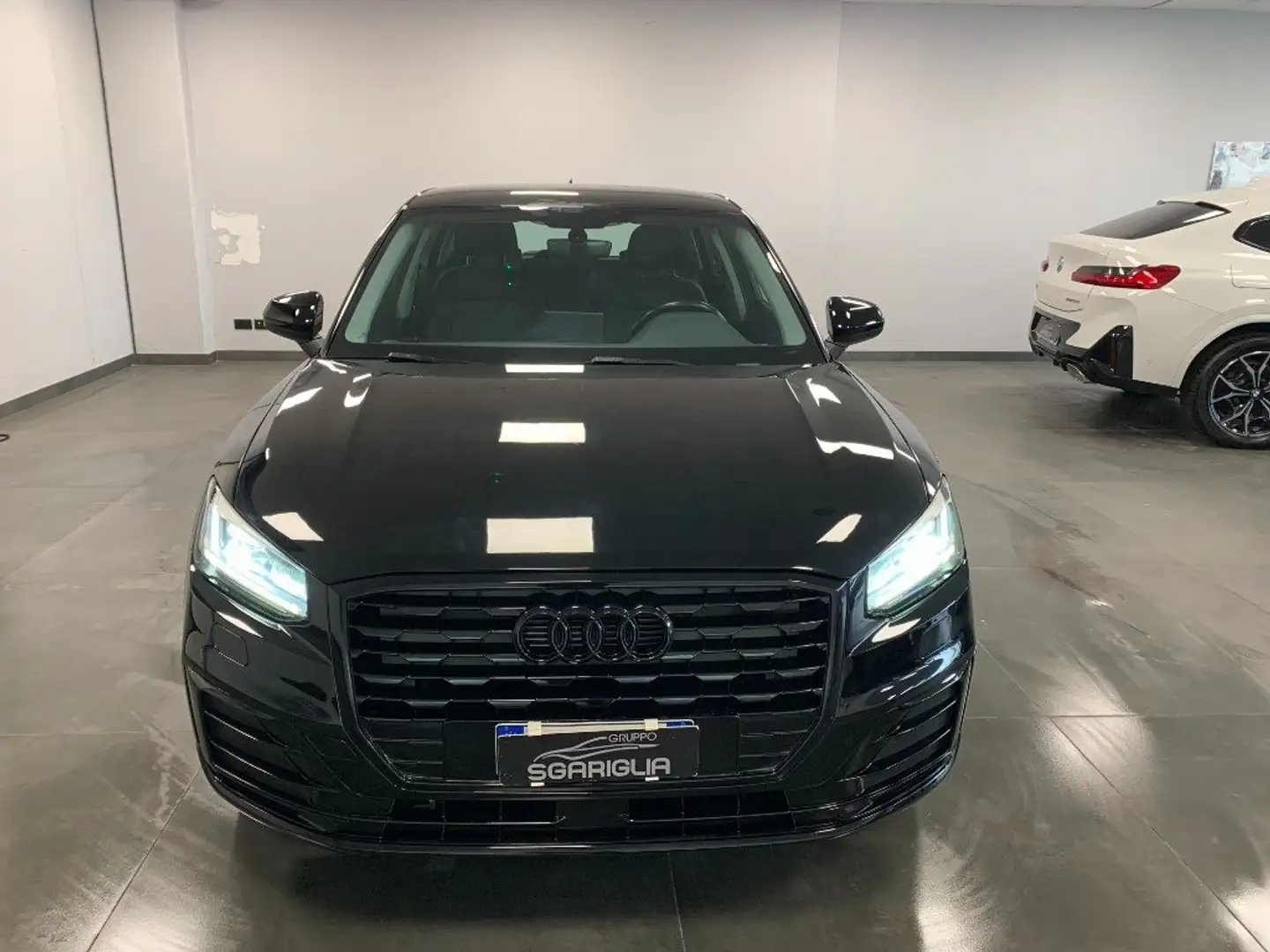 Audi Q2 1.6 TDI Admired + Fari Full Led + Navigatore Schwarz - 2