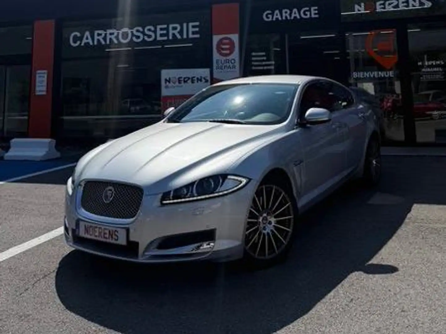 Jaguar XF 2.2 D Business Edition Gris - 1