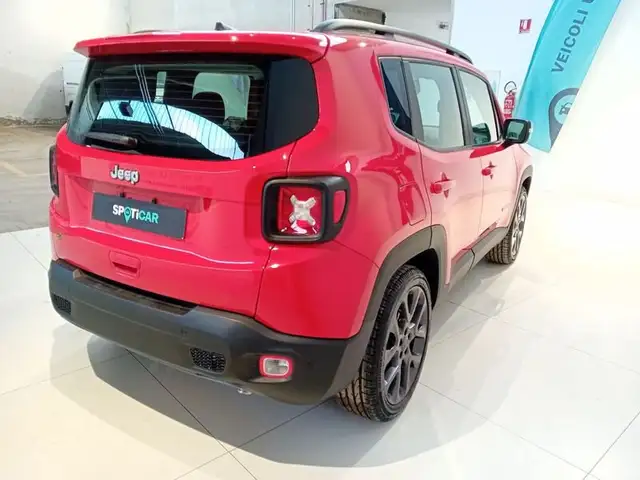 Jeep Renegade view 4