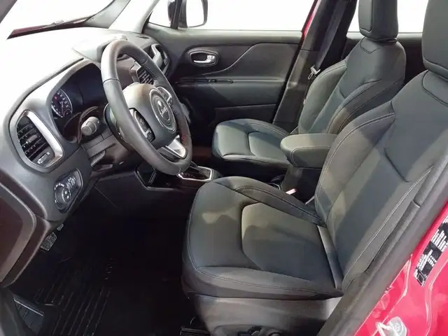 Jeep Renegade view 9