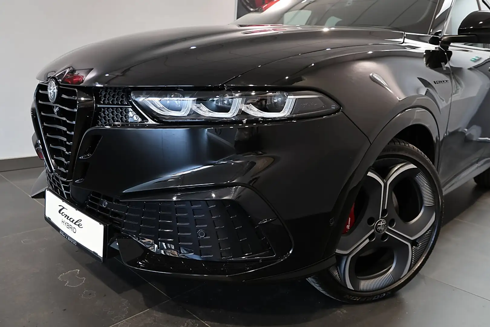 Alfa Romeo Tonale 1.5 175PS Ibrida FWD VELOCE MY26 Schwarz - 2