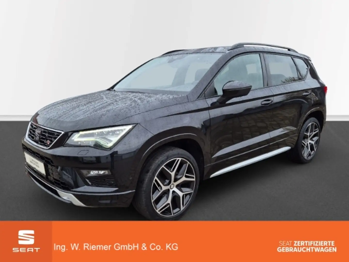 SEAT Ateca 2,0 TSi DSG 4Drive FR AHK Leder ACC Panorama Schwarz - 1