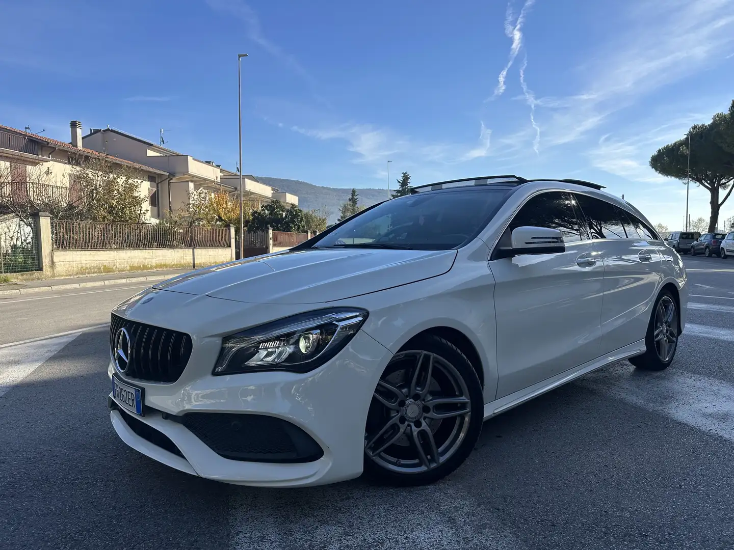 Mercedes-Benz CLA 220 d  Premium AMG Line * Tetto apribile * Bianco - 2