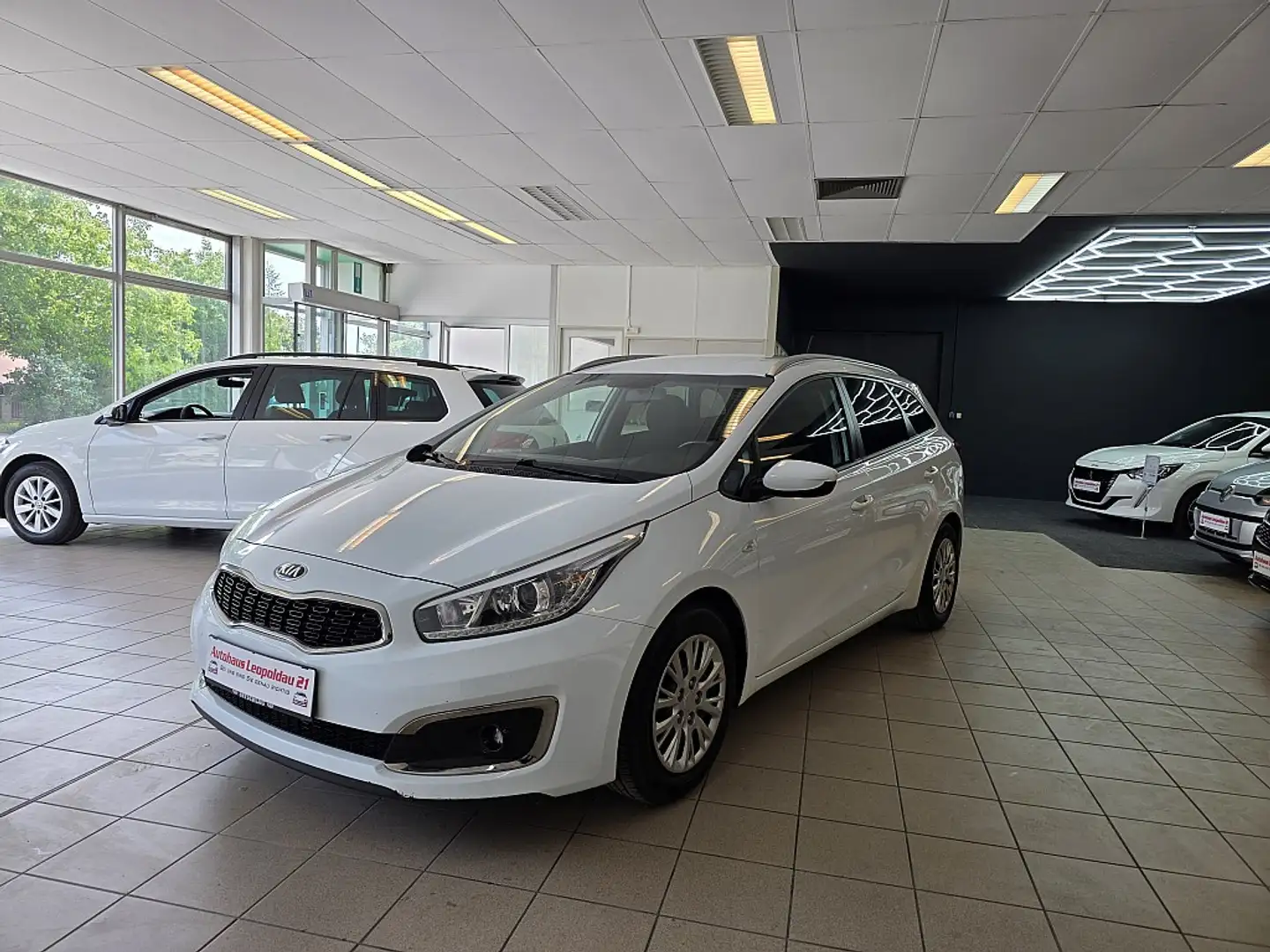 Kia Ceed SW / cee'd SW cee'd SW 1,0 TGDI ISG Titan Weiß - 1