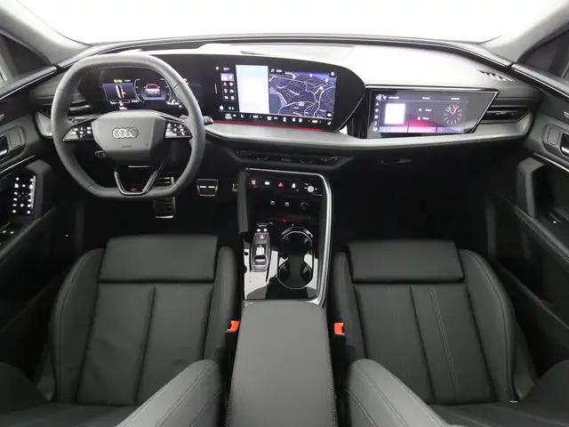 Audi Q5 view 11