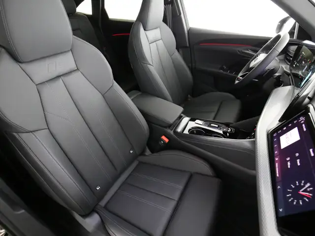 Audi Q5 view 14