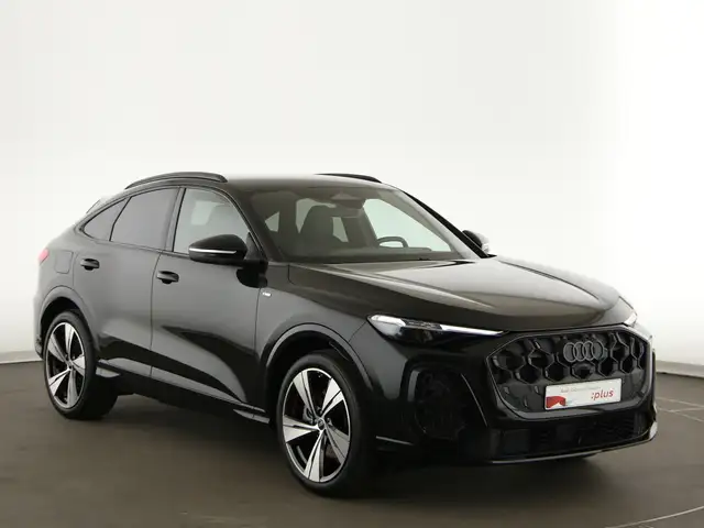 Audi Q5 view 9