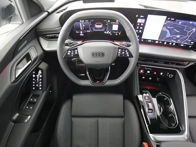 Audi Q5 view 10