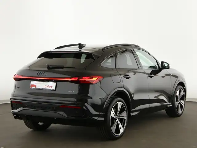 Audi Q5 view 7