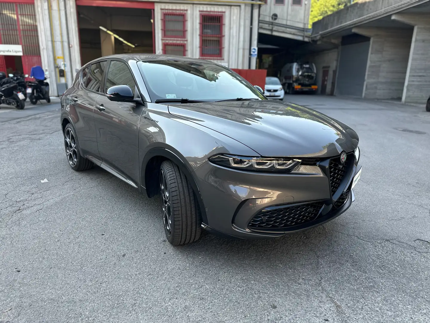 Alfa Romeo Tonale Tonale 1.5 hybrid Veloce 160cv tct7 Grigio - 2