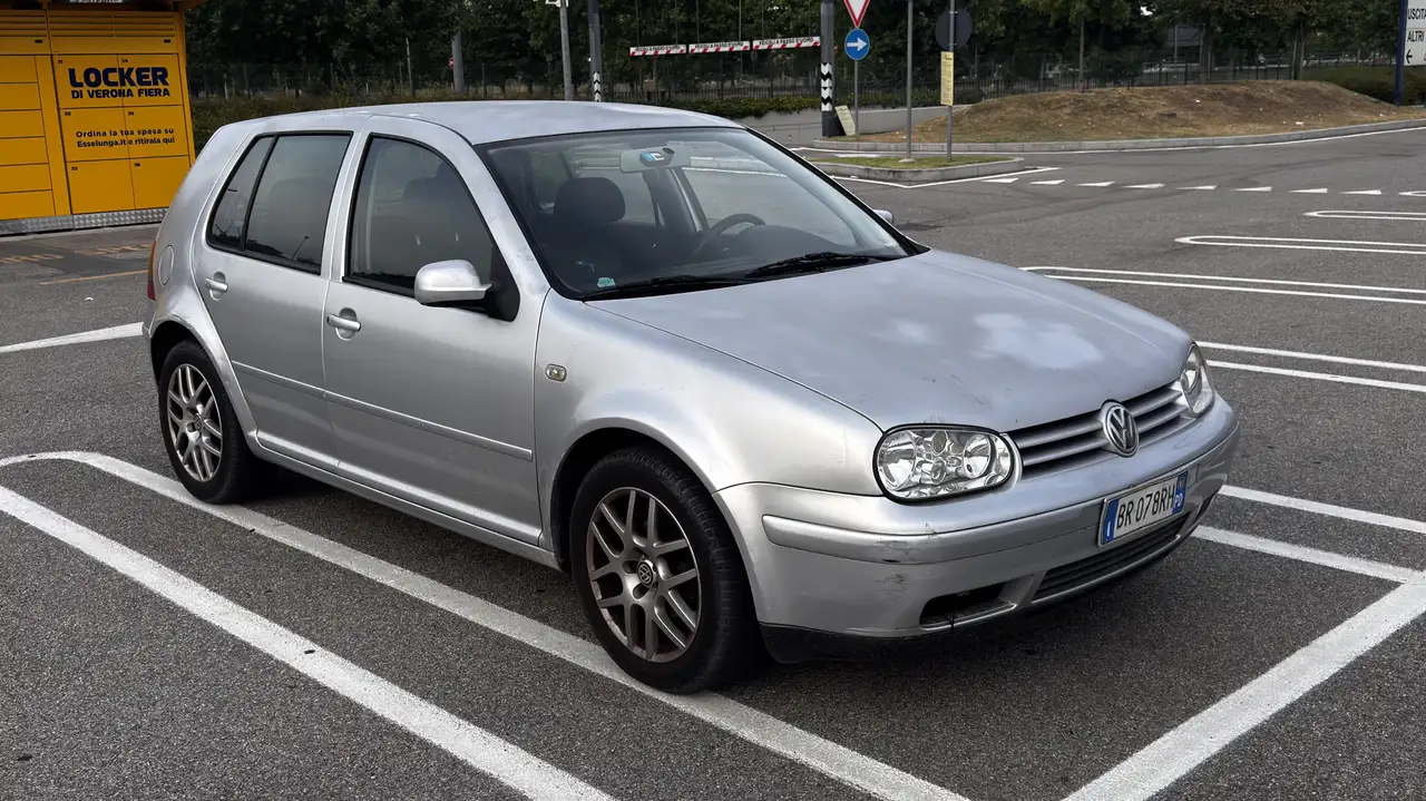 Volkswagen Golf 1.6 Highline, foto 1