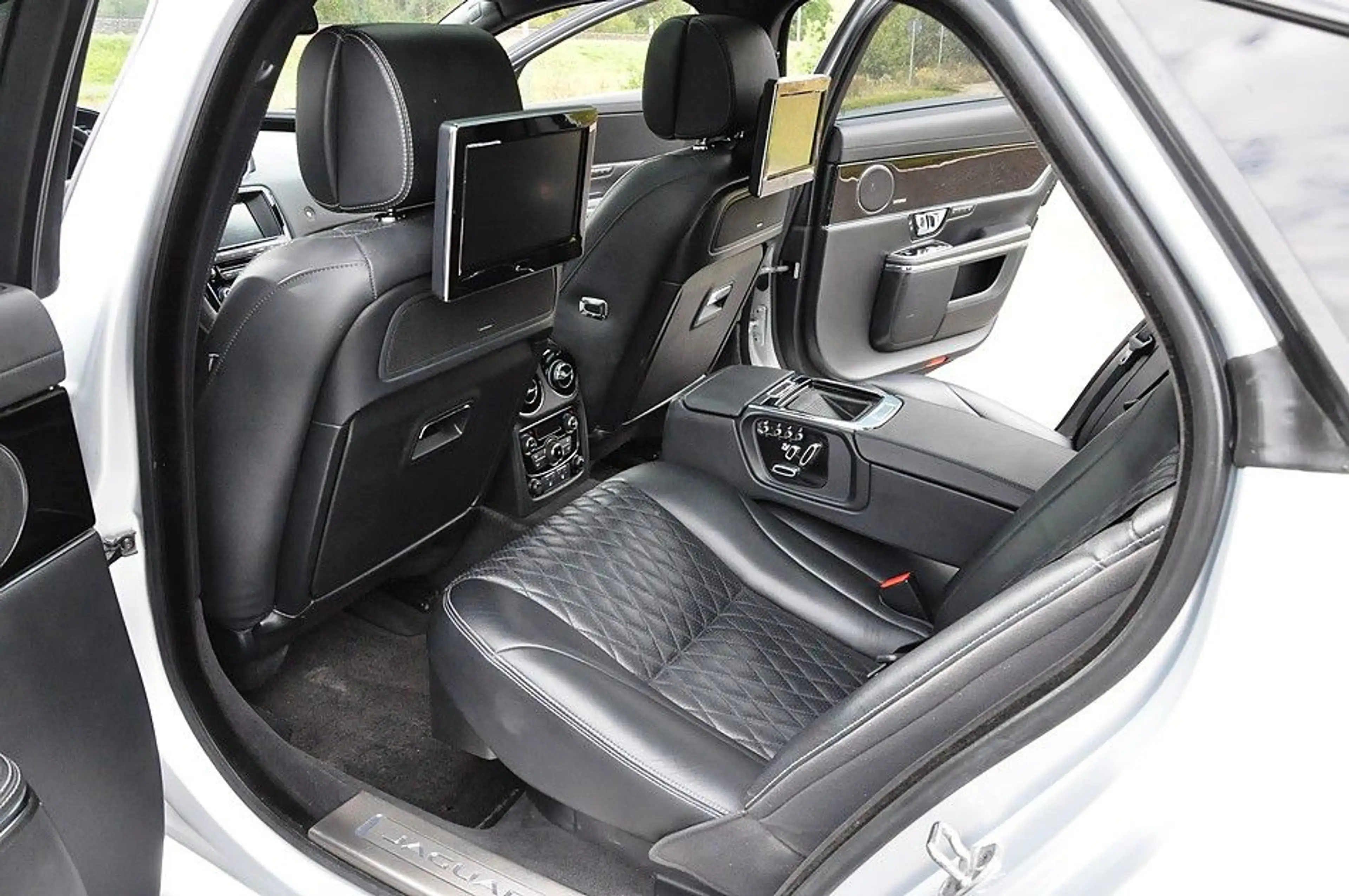 Jaguar XJ Portfolio Lang  Vollaustattung — photo 13