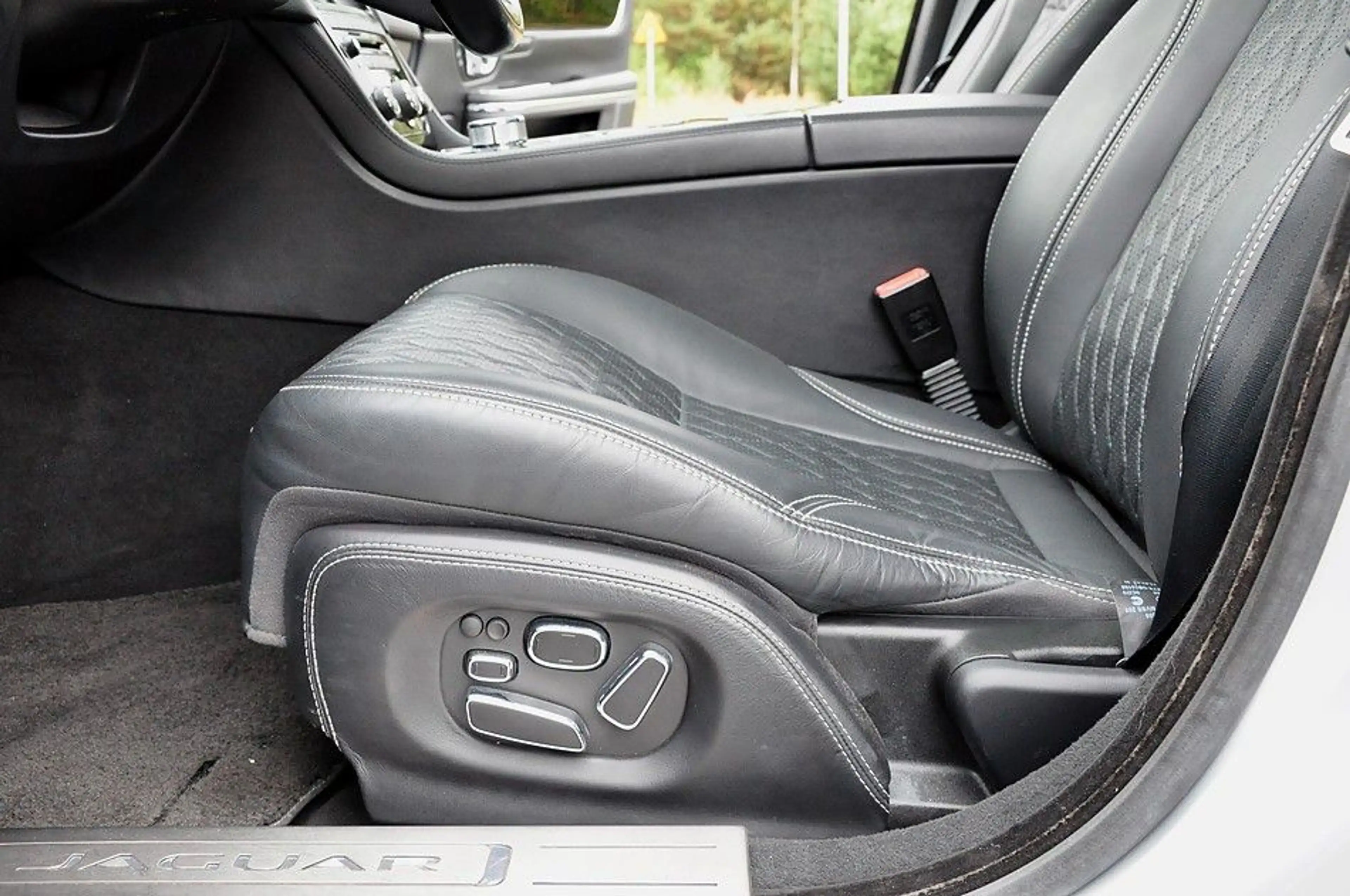 Jaguar XJ Portfolio Lang  Vollaustattung — photo 20